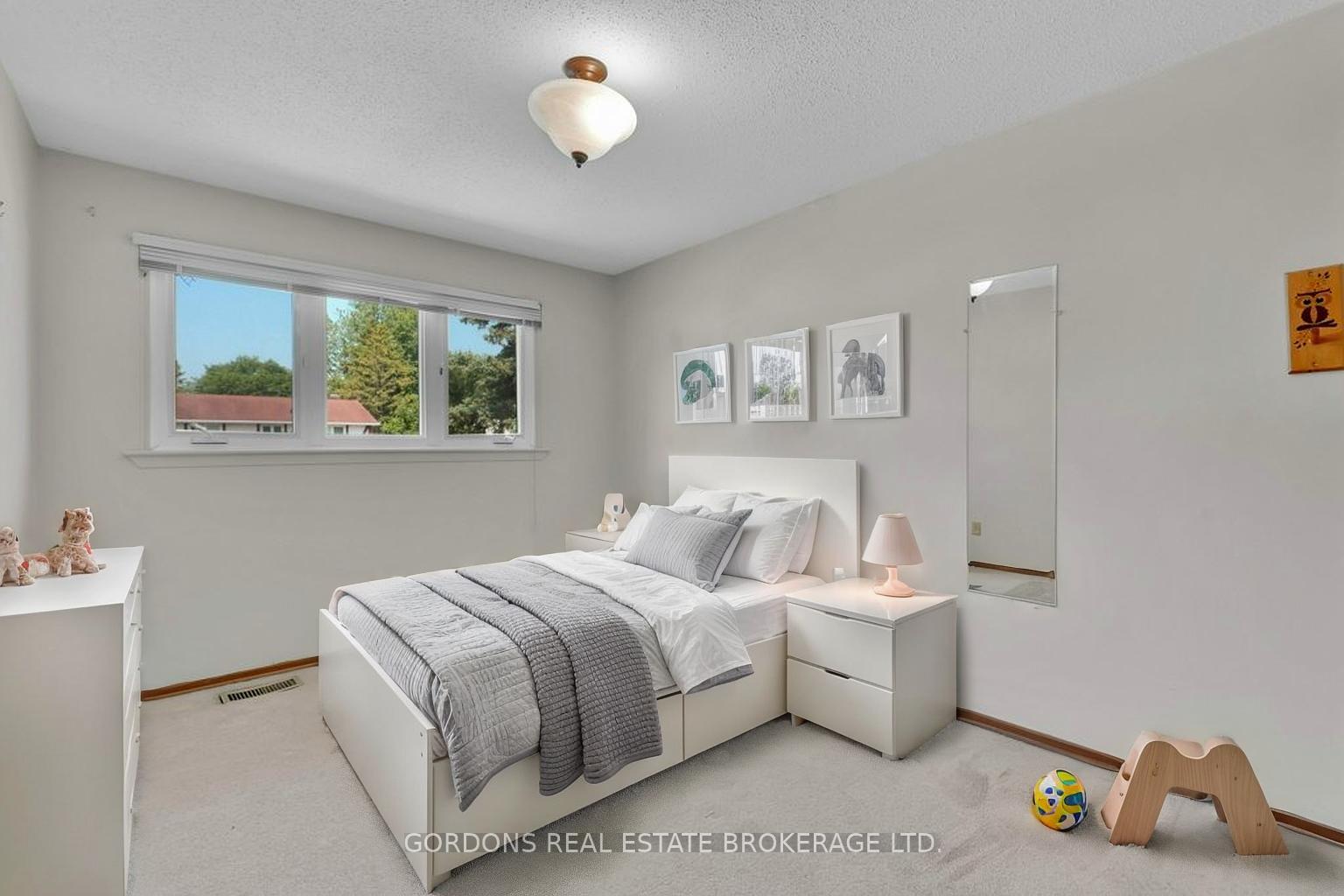 Photo 35 of 25 Eastpark Drive, Ottawa, Blackburn Hamlet — HOMEH