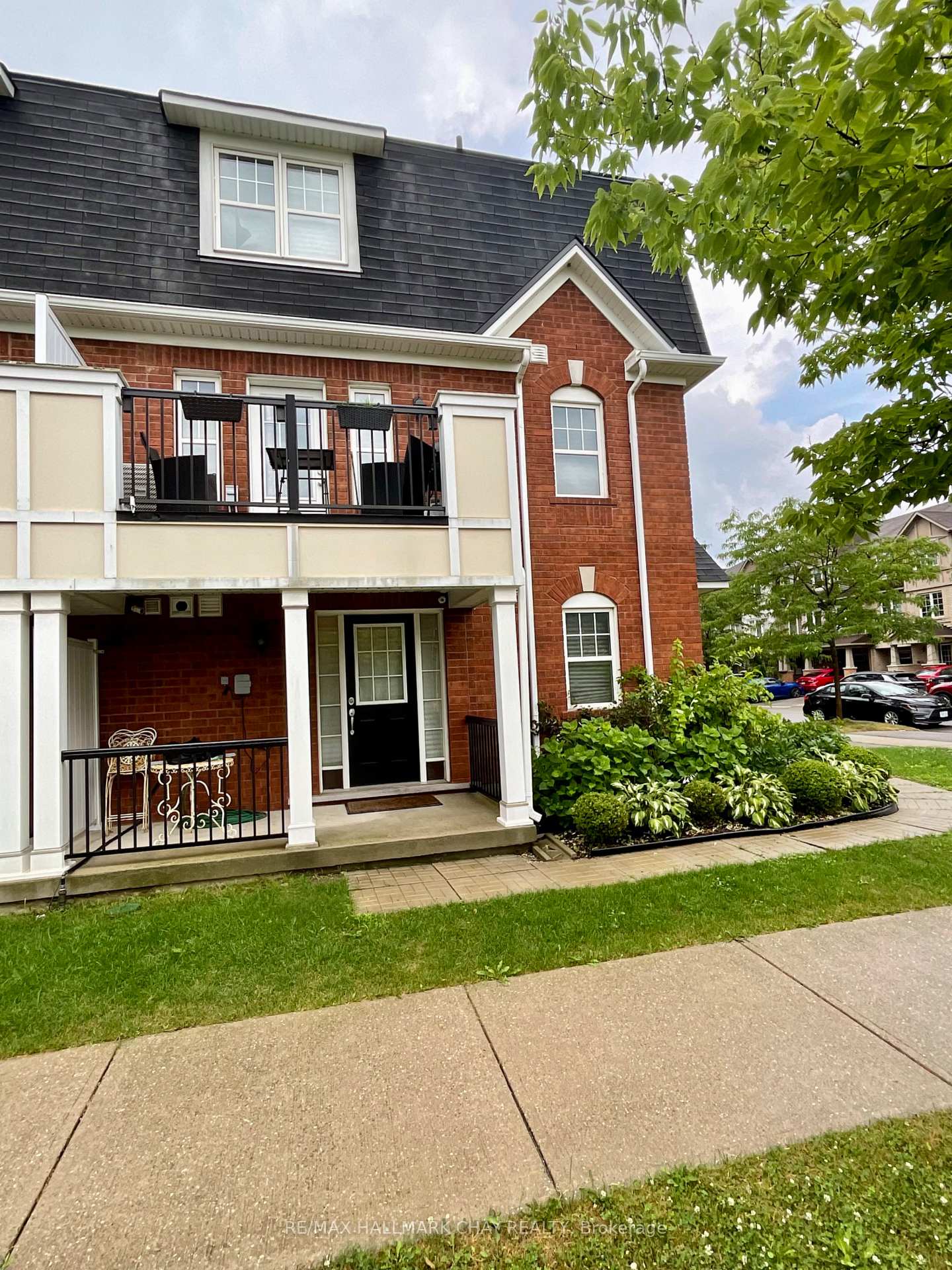 Photo 3 of 31 Colonel Frank Ching Crescent, Brampton, Fletcher's West — HOMEH