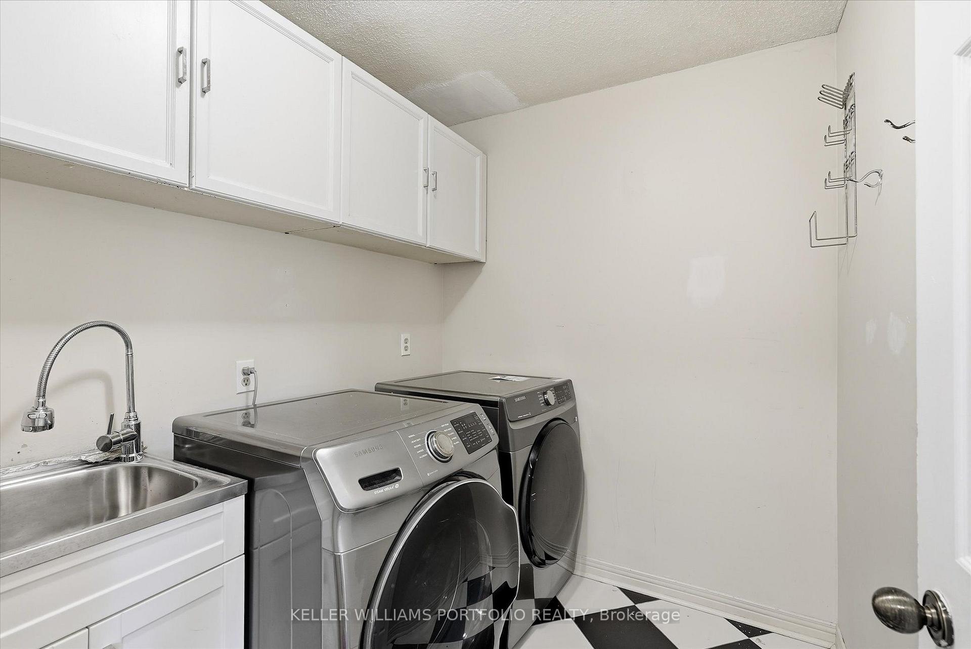 Photo 17 of 73 Jessica Gardens, Vaughan, Crestwood-Springfarm-Yorkhill — HOMEH