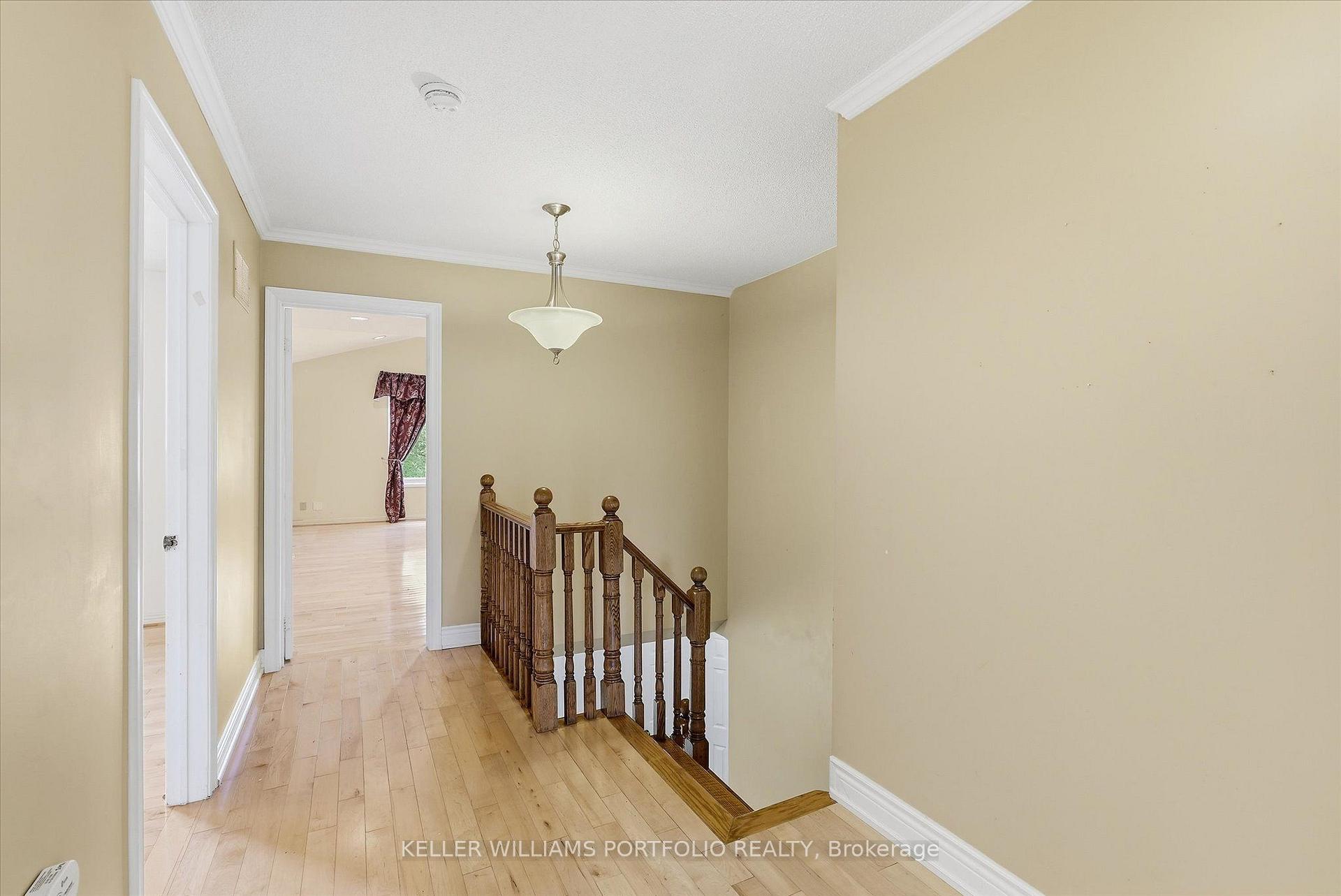 Photo 18 of 73 Jessica Gardens, Vaughan, Crestwood-Springfarm-Yorkhill — HOMEH