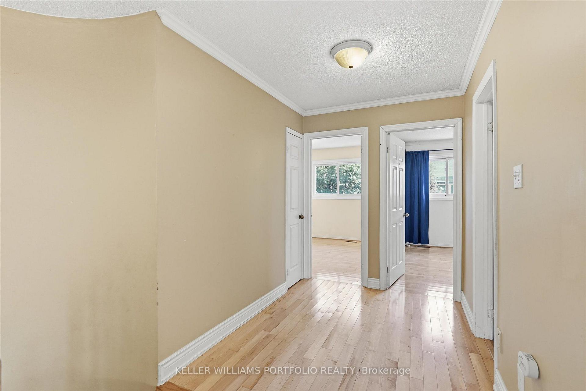 Photo 19 of 73 Jessica Gardens, Vaughan, Crestwood-Springfarm-Yorkhill — HOMEH