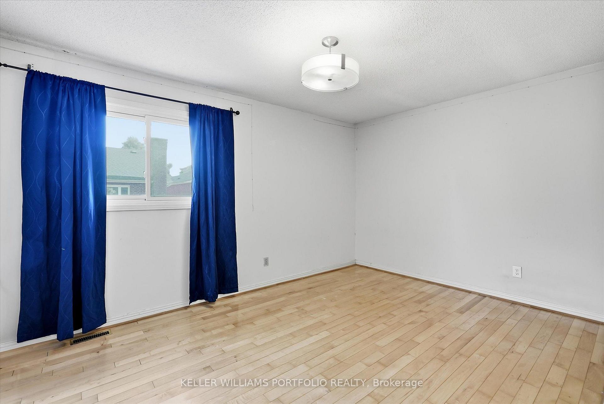 Photo 28 of 73 Jessica Gardens, Vaughan, Crestwood-Springfarm-Yorkhill — HOMEH