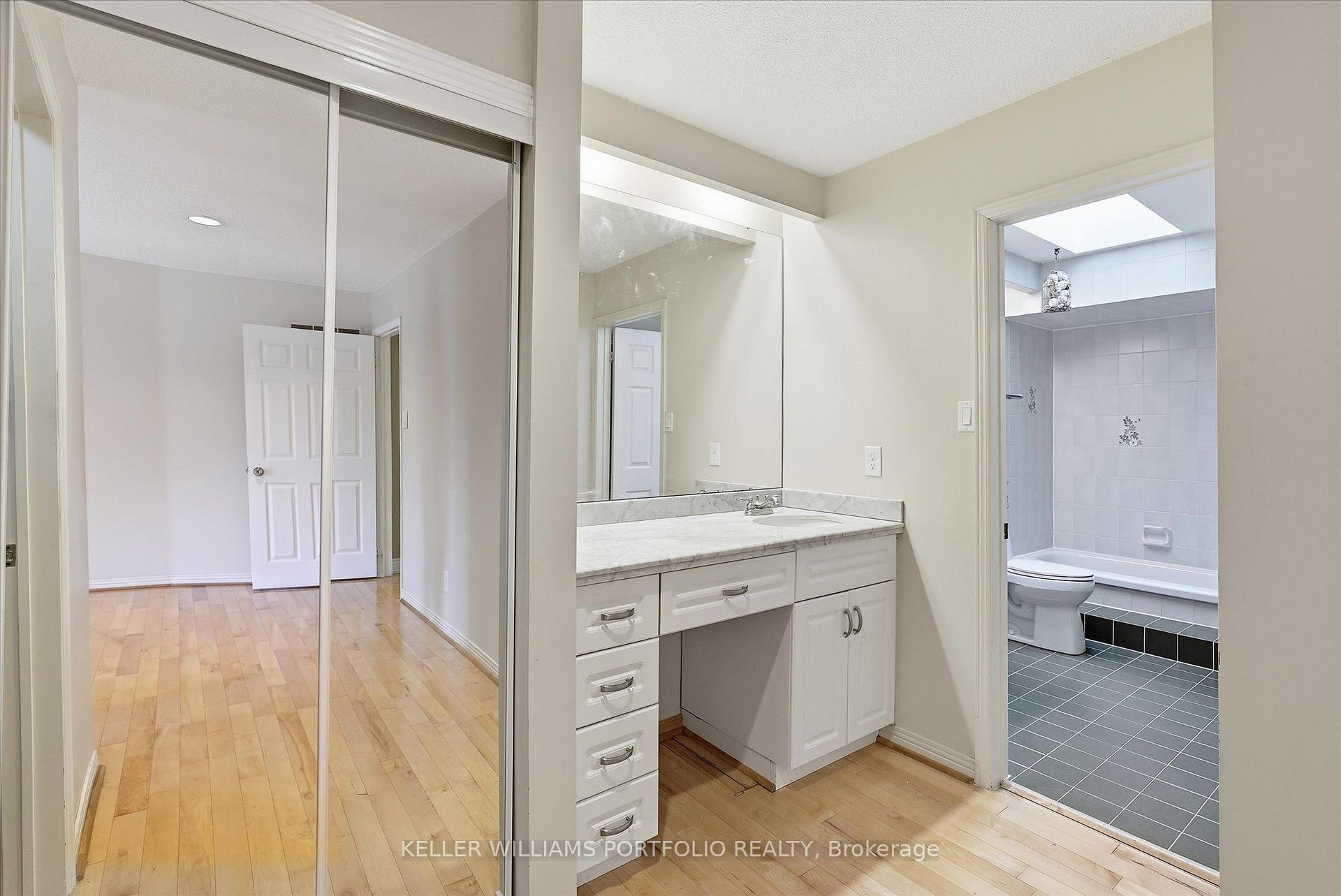 Photo 30 of 73 Jessica Gardens, Vaughan, Crestwood-Springfarm-Yorkhill — HOMEH