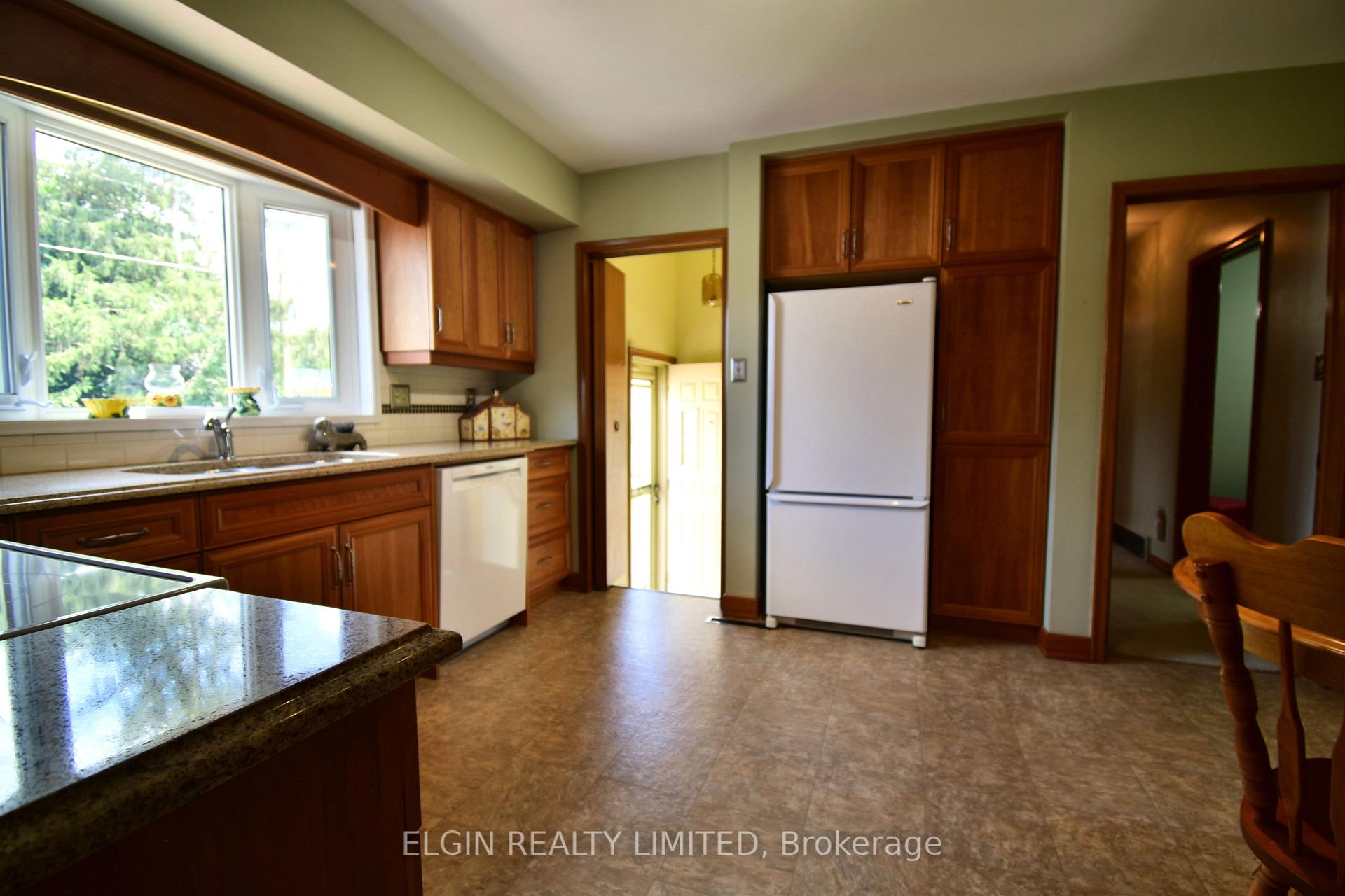 Photo 7 of 18 Pullen Avenue, St. Thomas — HOMEH