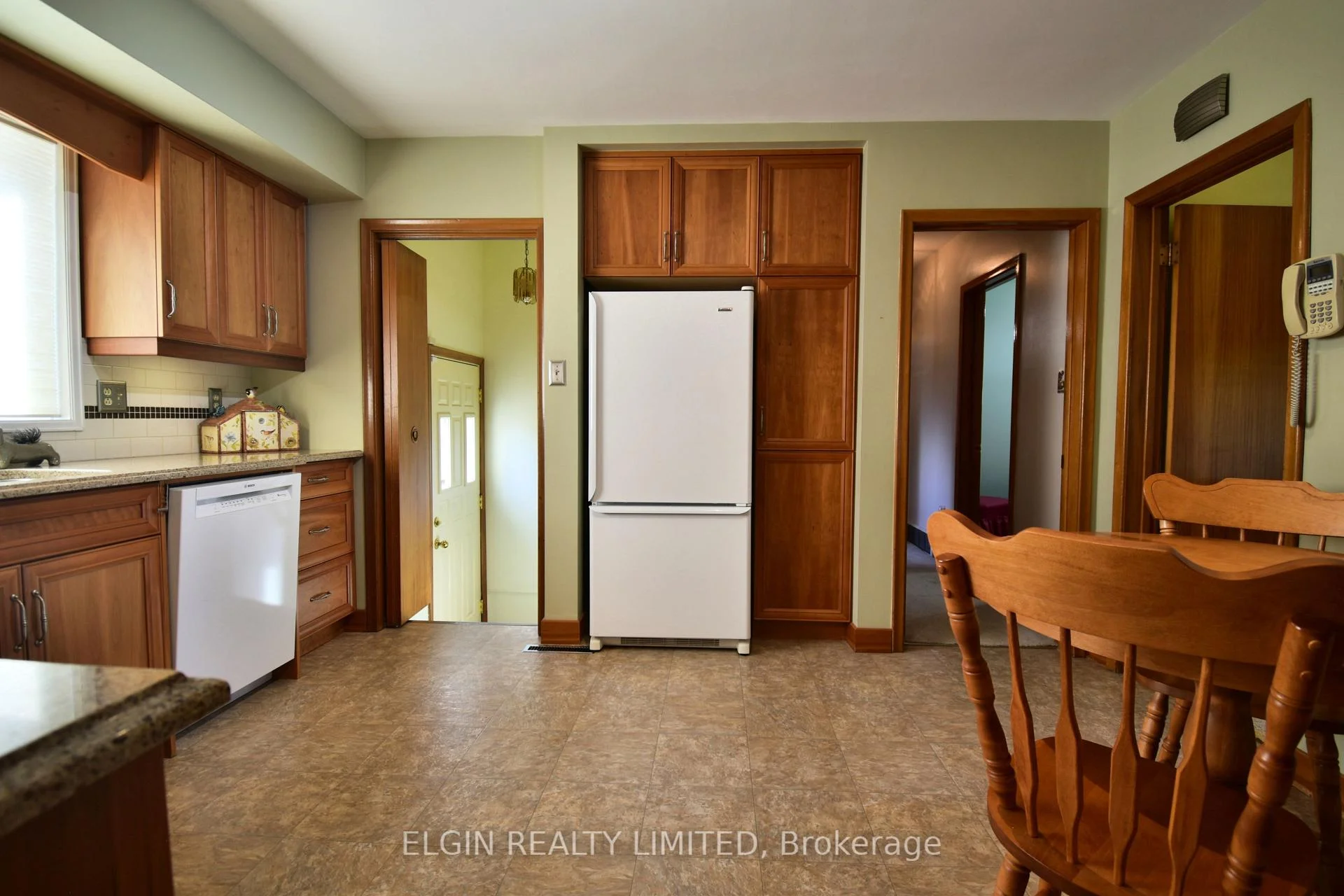 Photo 9 of 18 Pullen Avenue, St. Thomas — HOMEH