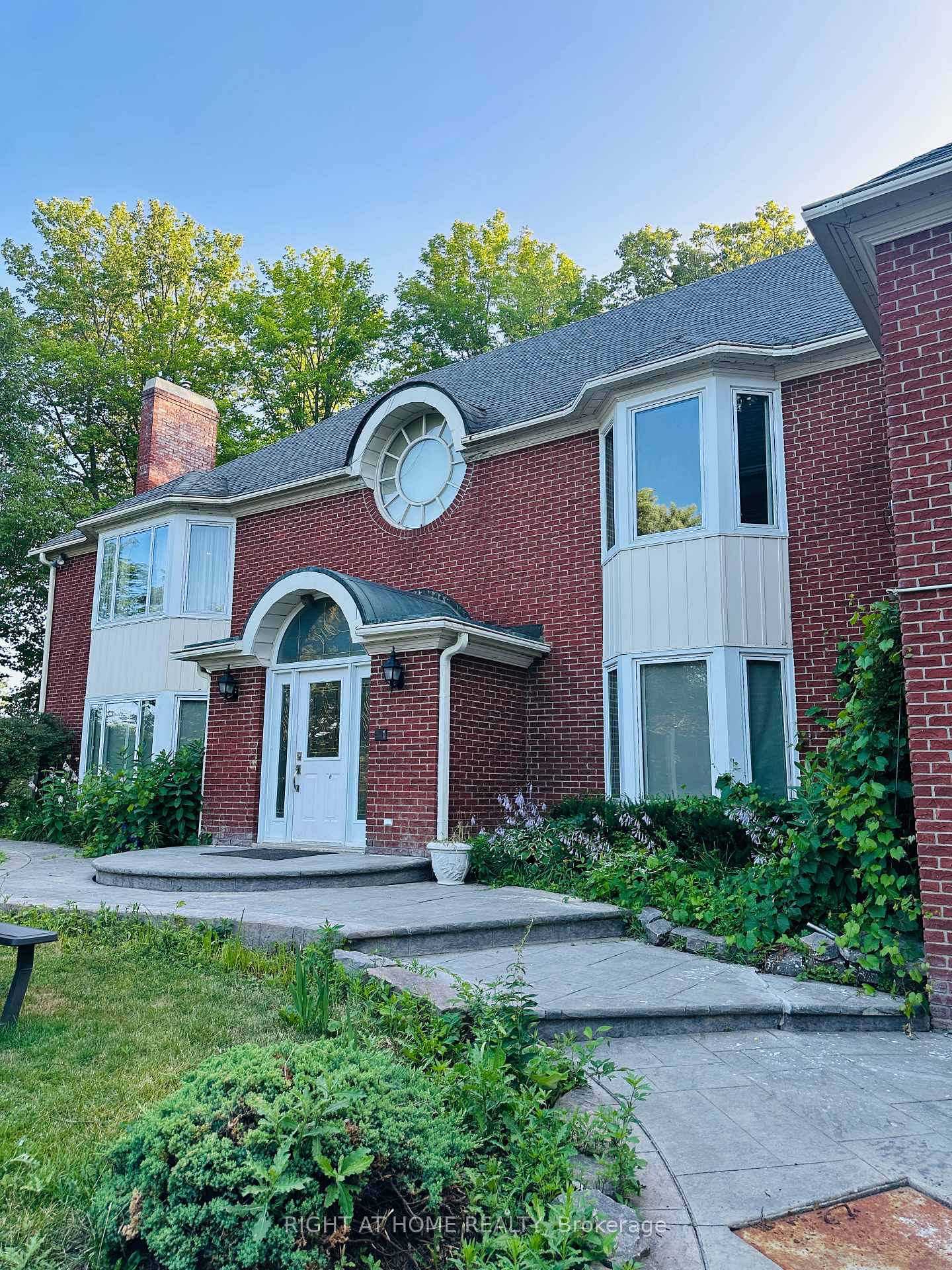 Photo 3 of 12 Keily Crescent E, Caledon, Rural Caledon — HOMEH