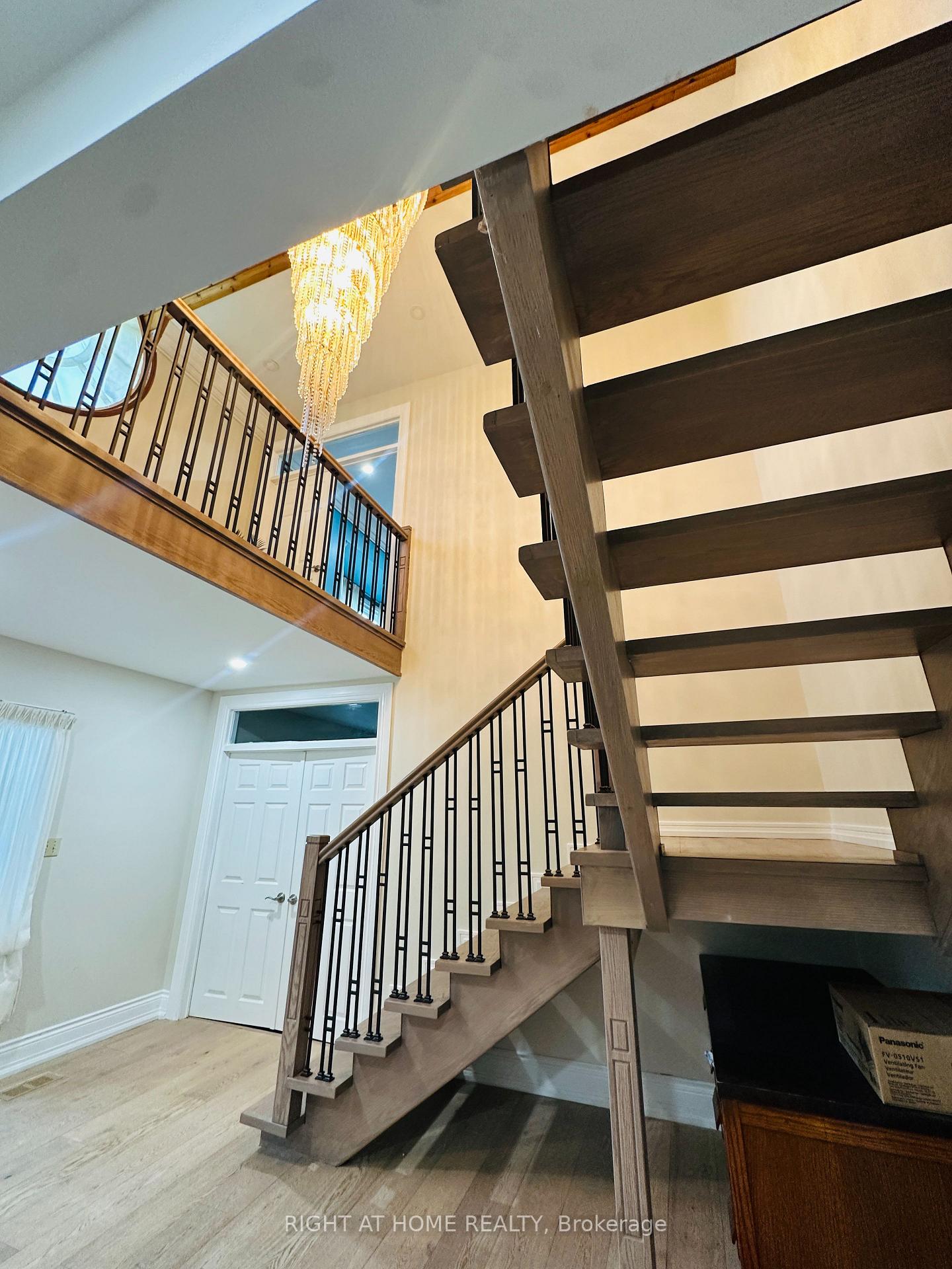 Photo 5 of 12 Keily Crescent E, Caledon, Rural Caledon — HOMEH
