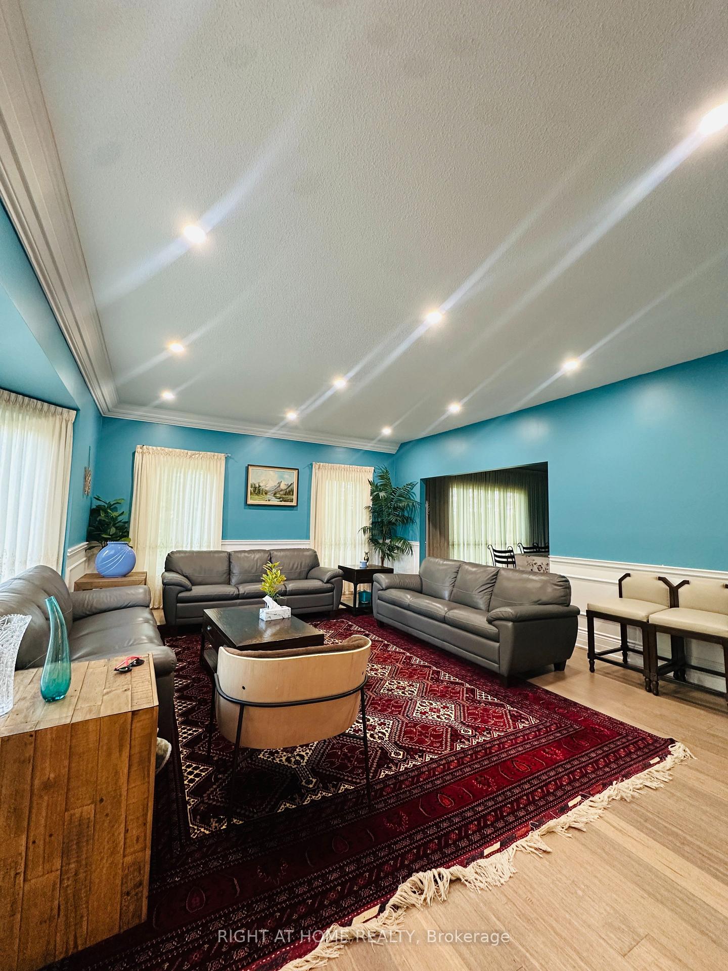 Photo 10 of 12 Keily Crescent E, Caledon, Rural Caledon — HOMEH