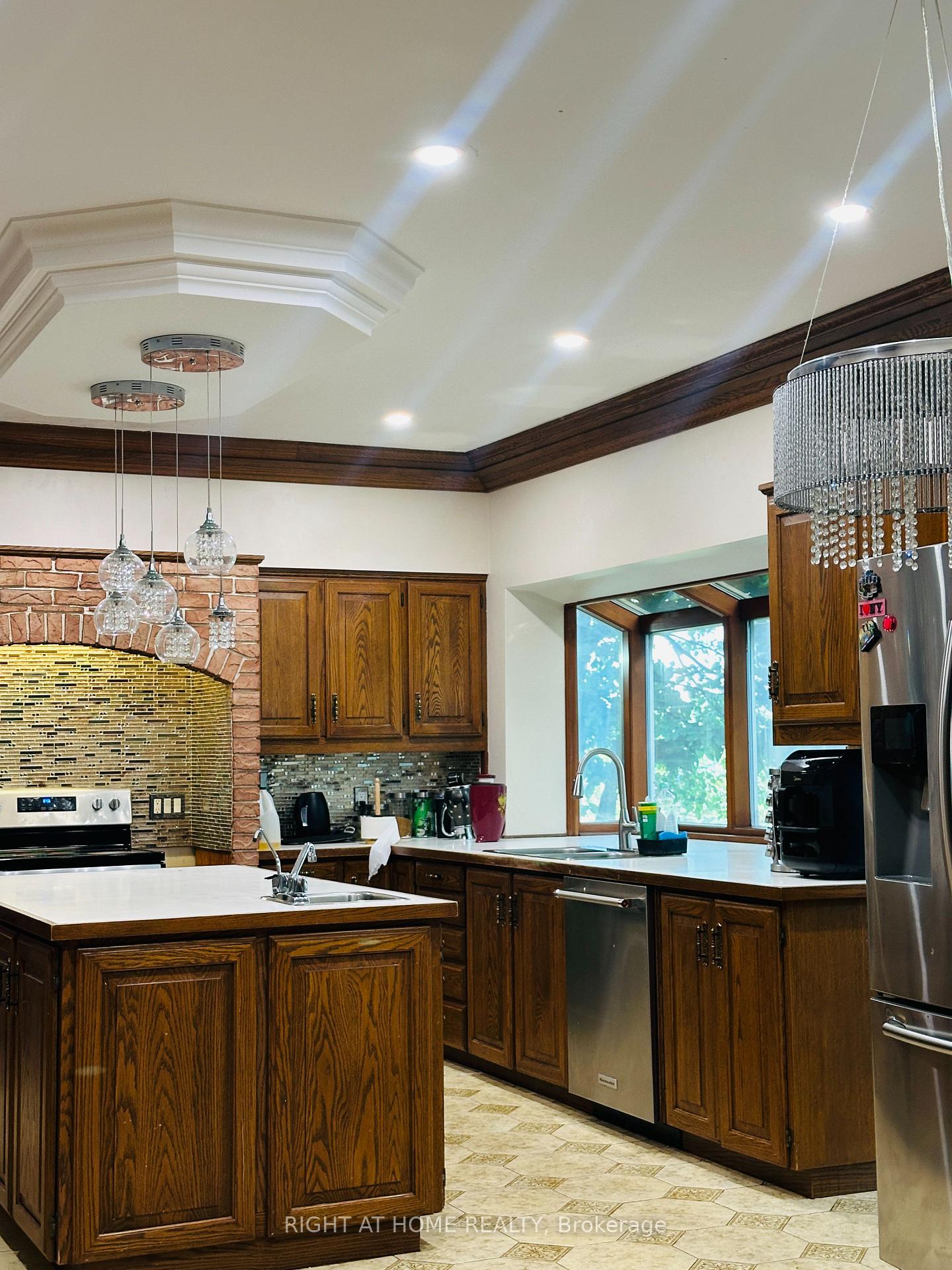 Photo 16 of 12 Keily Crescent E, Caledon, Rural Caledon — HOMEH