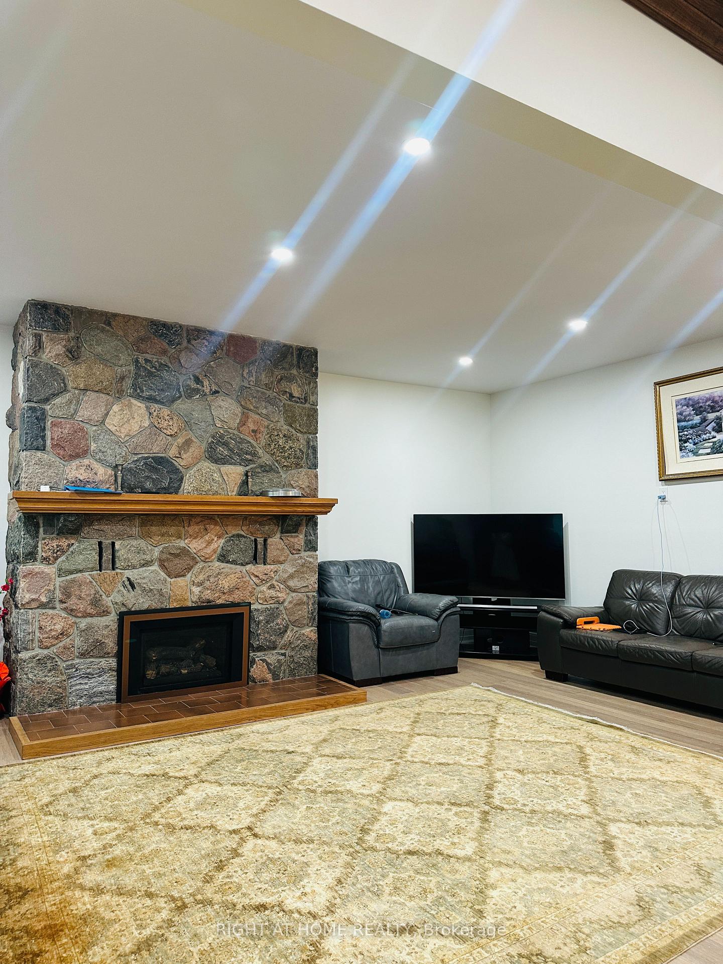Photo 20 of 12 Keily Crescent E, Caledon, Rural Caledon — HOMEH