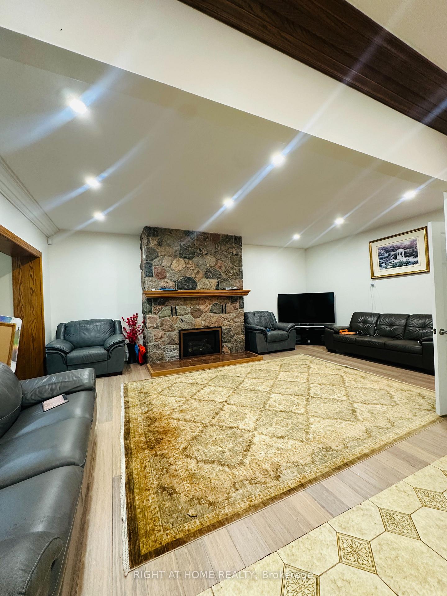 Photo 21 of 12 Keily Crescent E, Caledon, Rural Caledon — HOMEH