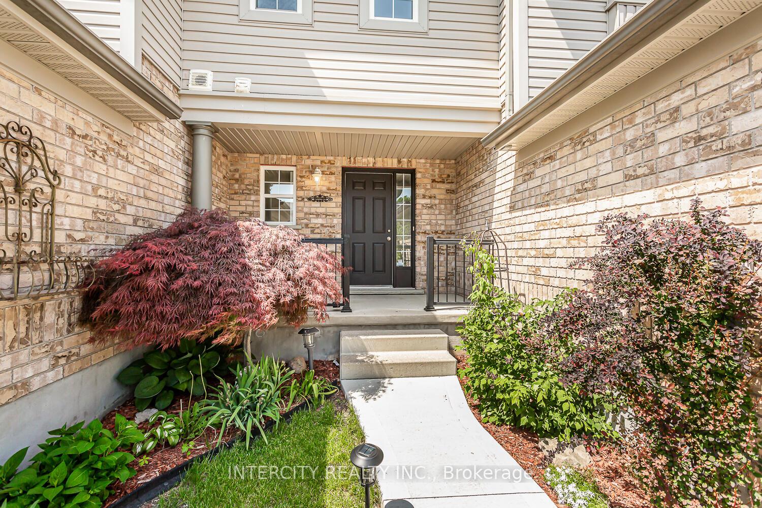 Photo 3 of 258 Mcmeeken Drive, Cambridge, Hespeler Village — HOMEH