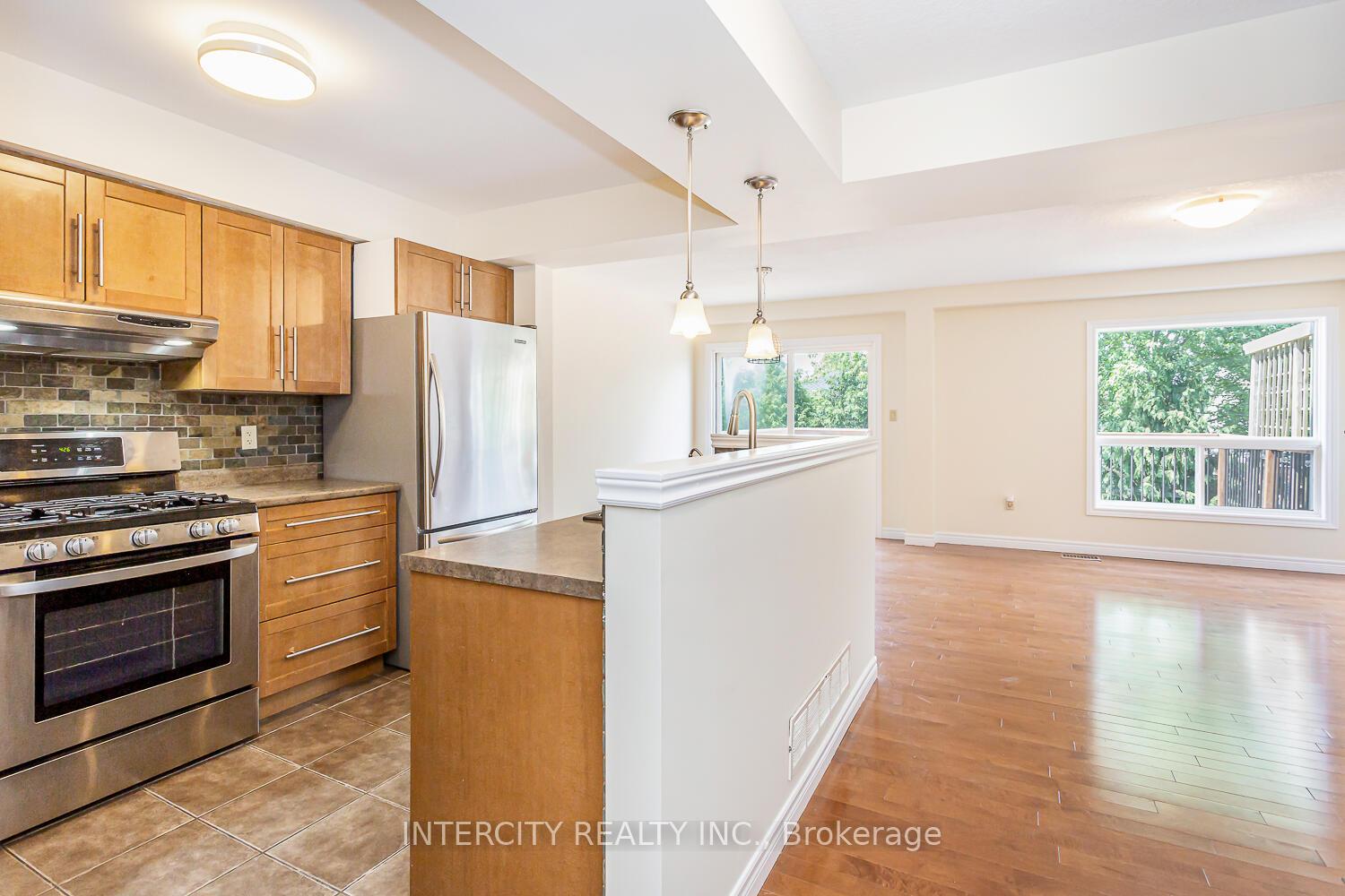 Photo 5 of 258 Mcmeeken Drive, Cambridge, Hespeler Village — HOMEH
