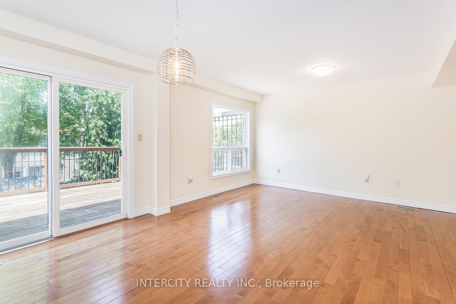 Photo 9 of 258 Mcmeeken Drive, Cambridge, Hespeler Village — HOMEH