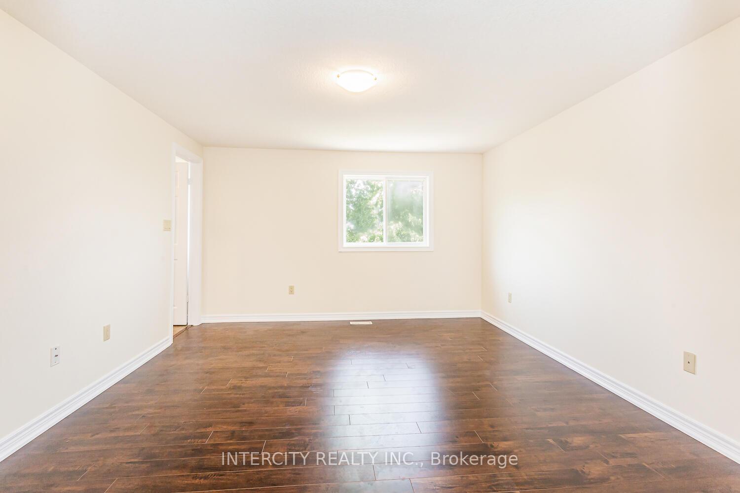 Photo 14 of 258 Mcmeeken Drive, Cambridge, Hespeler Village — HOMEH