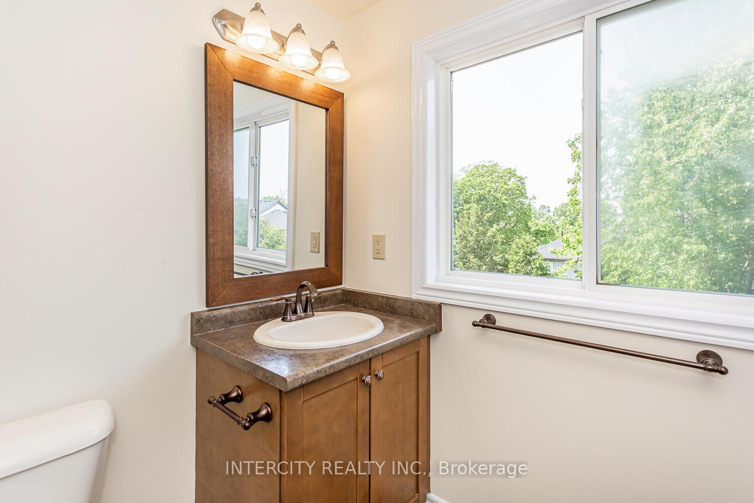 Photo 21 of 258 Mcmeeken Drive, Cambridge, Hespeler Village — HOMEH