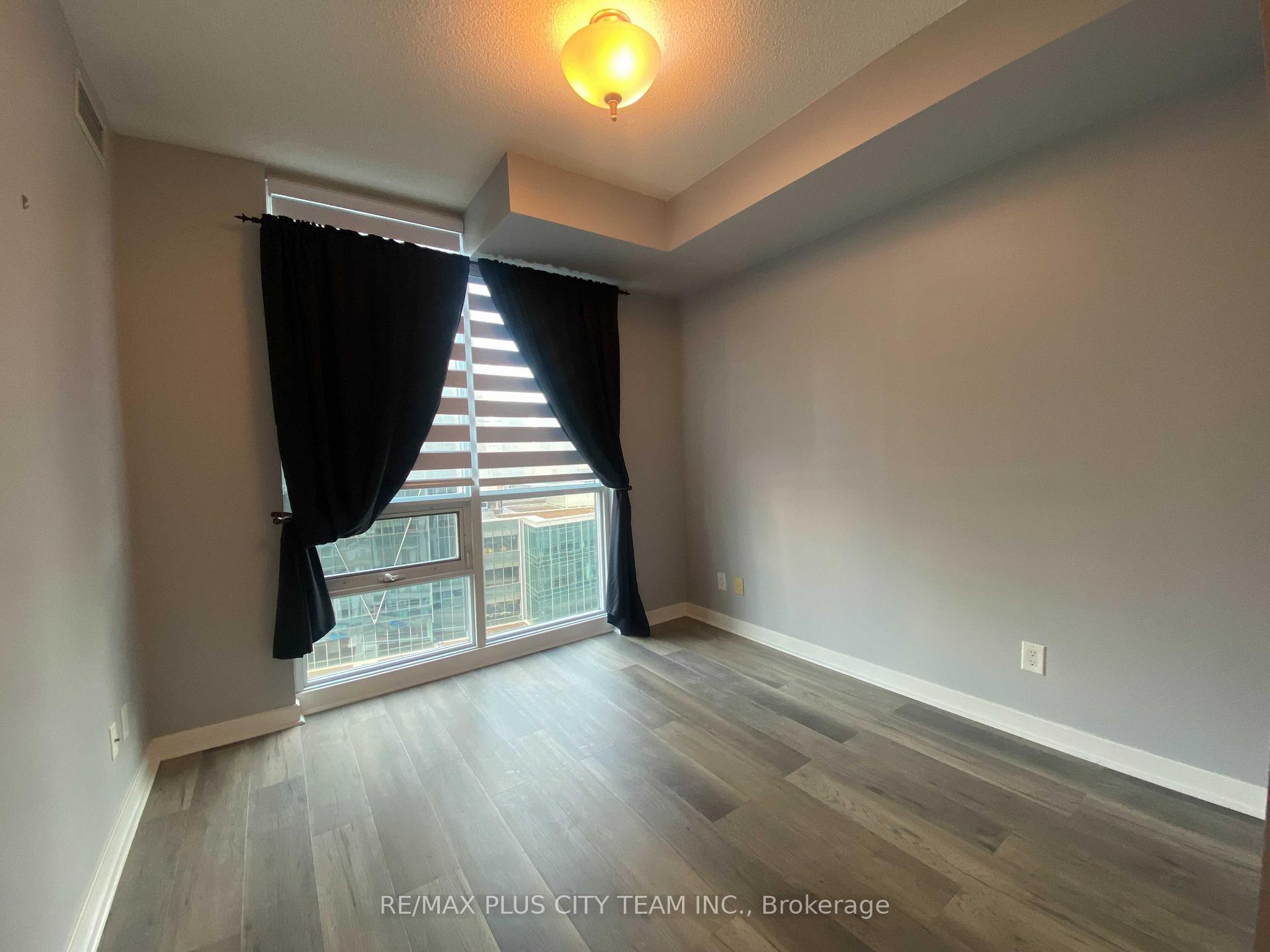 Photo 7 of Unit 1802, 18 Harbour Street, Toronto, Waterfront Communities — HOMEH