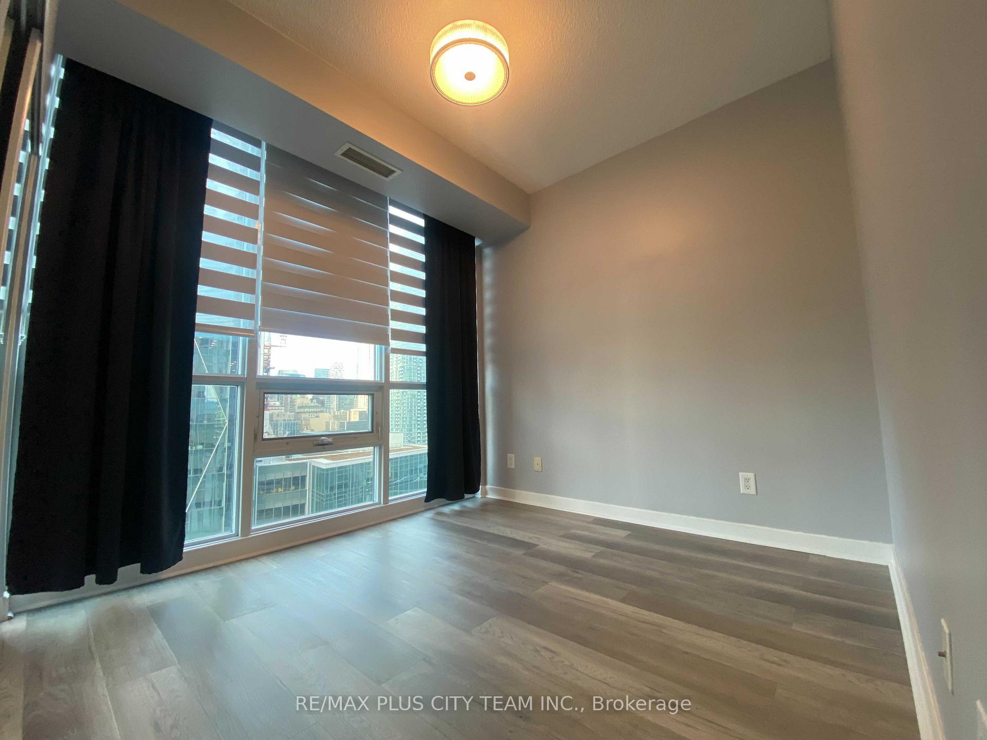 Photo 8 of Unit 1802, 18 Harbour Street, Toronto, Waterfront Communities — HOMEH