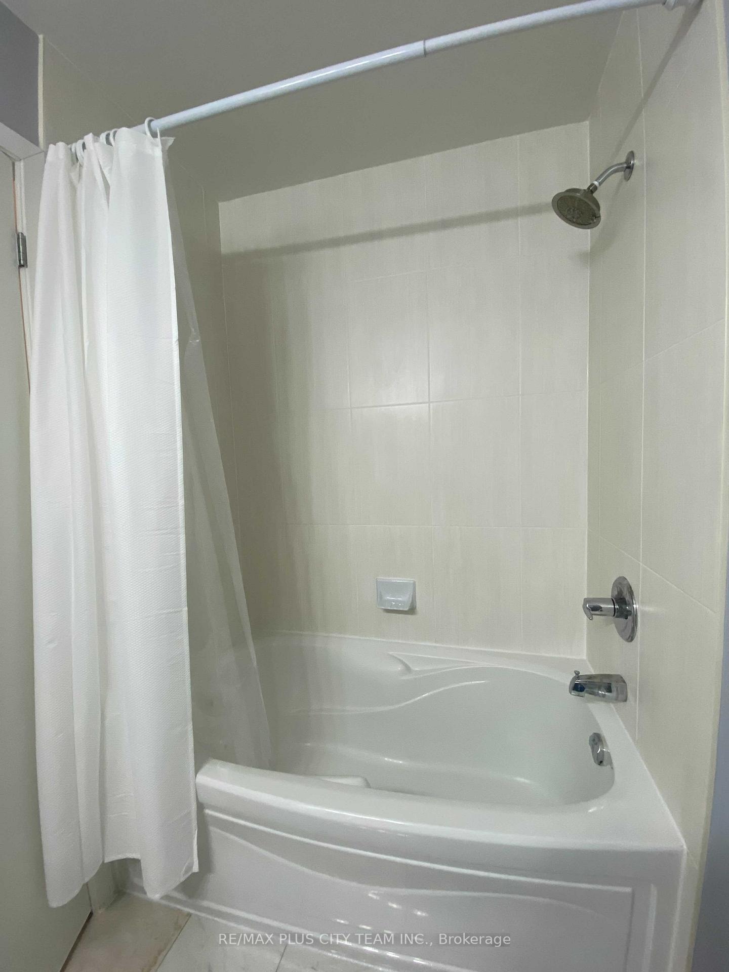 Photo 10 of Unit 1802, 18 Harbour Street, Toronto, Waterfront Communities — HOMEH