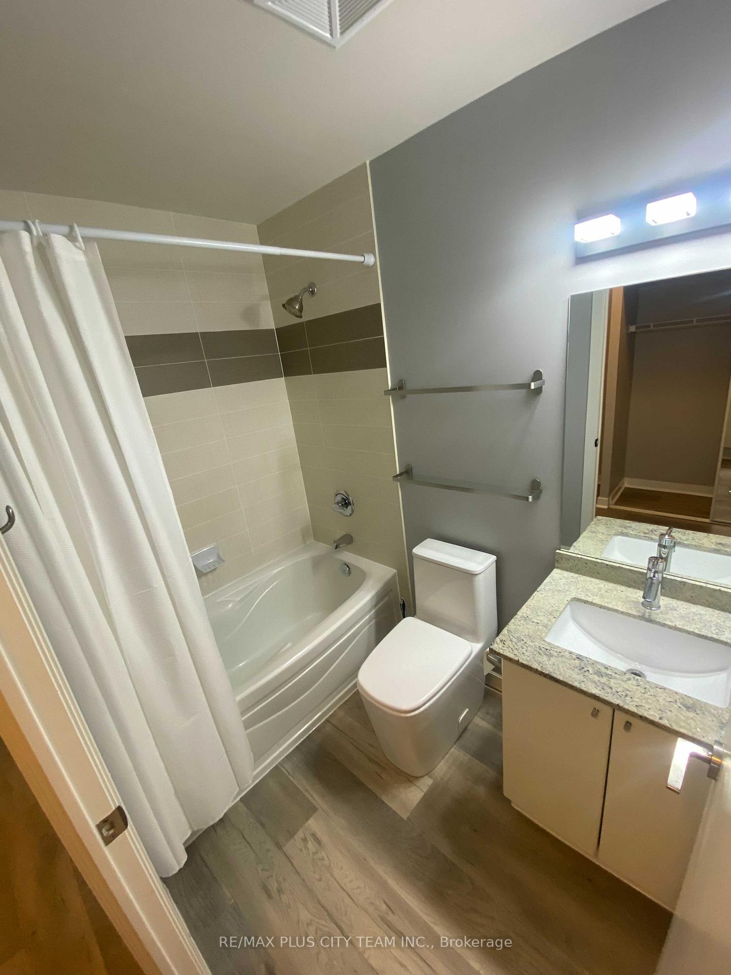 Photo 11 of Unit 1802, 18 Harbour Street, Toronto, Waterfront Communities — HOMEH