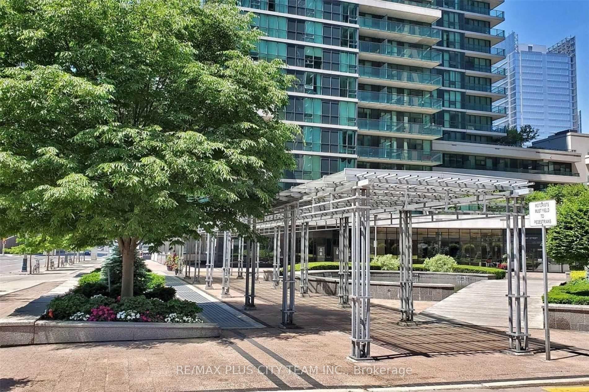Photo 14 of Unit 1802, 18 Harbour Street, Toronto, Waterfront Communities — HOMEH