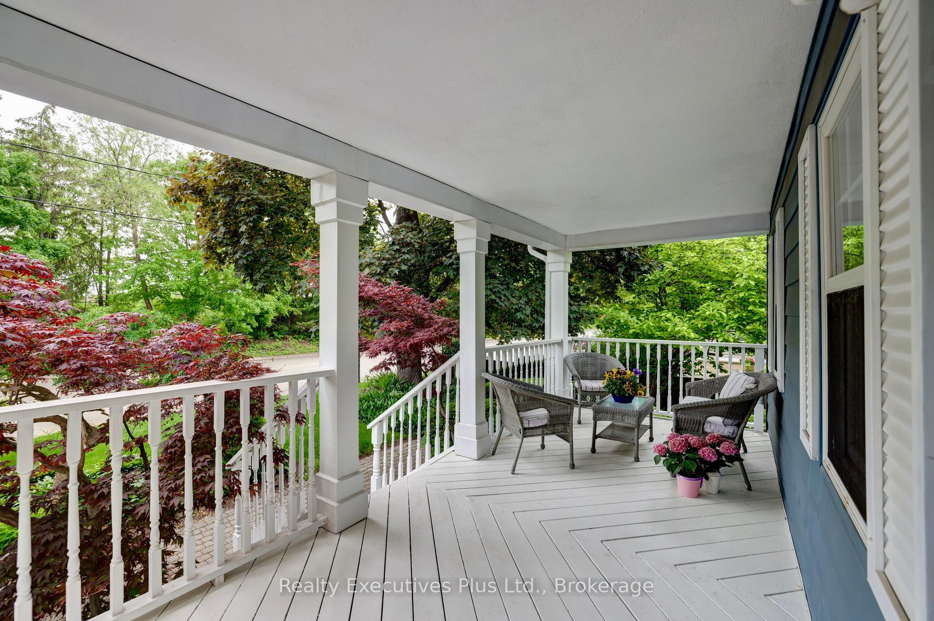 Photo 4 of 322 Pine Avenue, Oakville, Old Oakville — HOMEH
