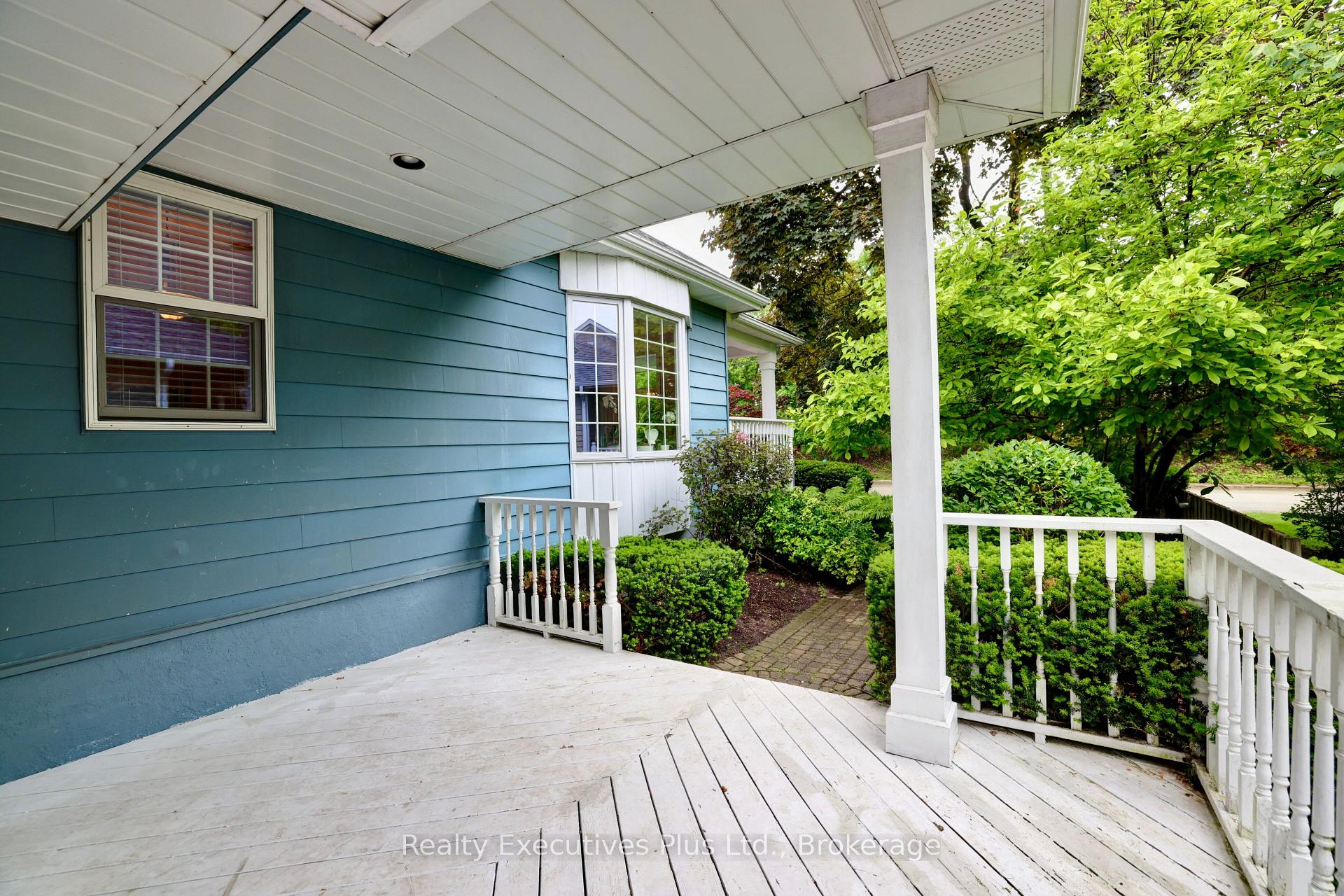 Photo 5 of 322 Pine Avenue, Oakville, Old Oakville — HOMEH