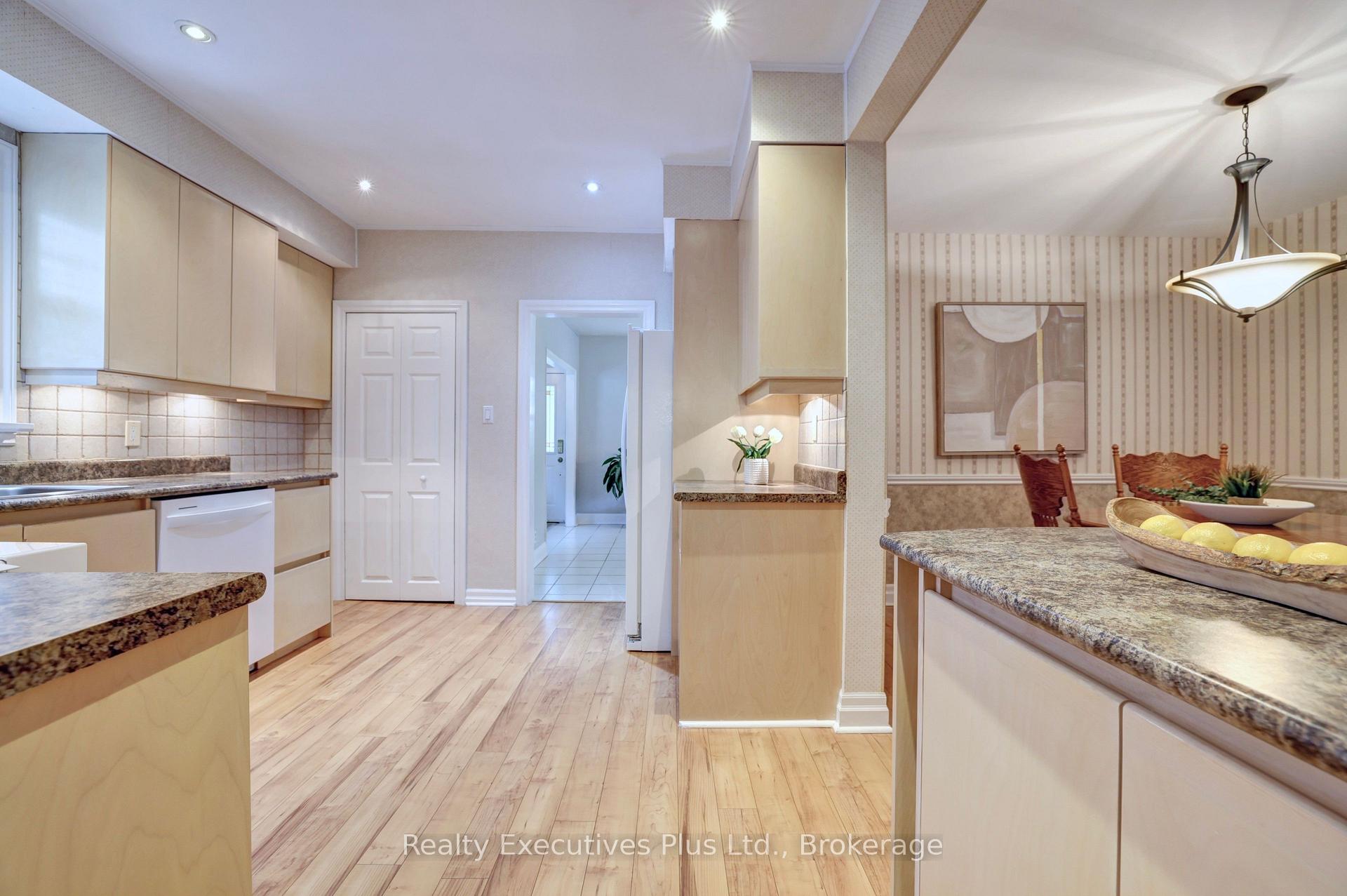 Photo 7 of 322 Pine Avenue, Oakville, Old Oakville — HOMEH