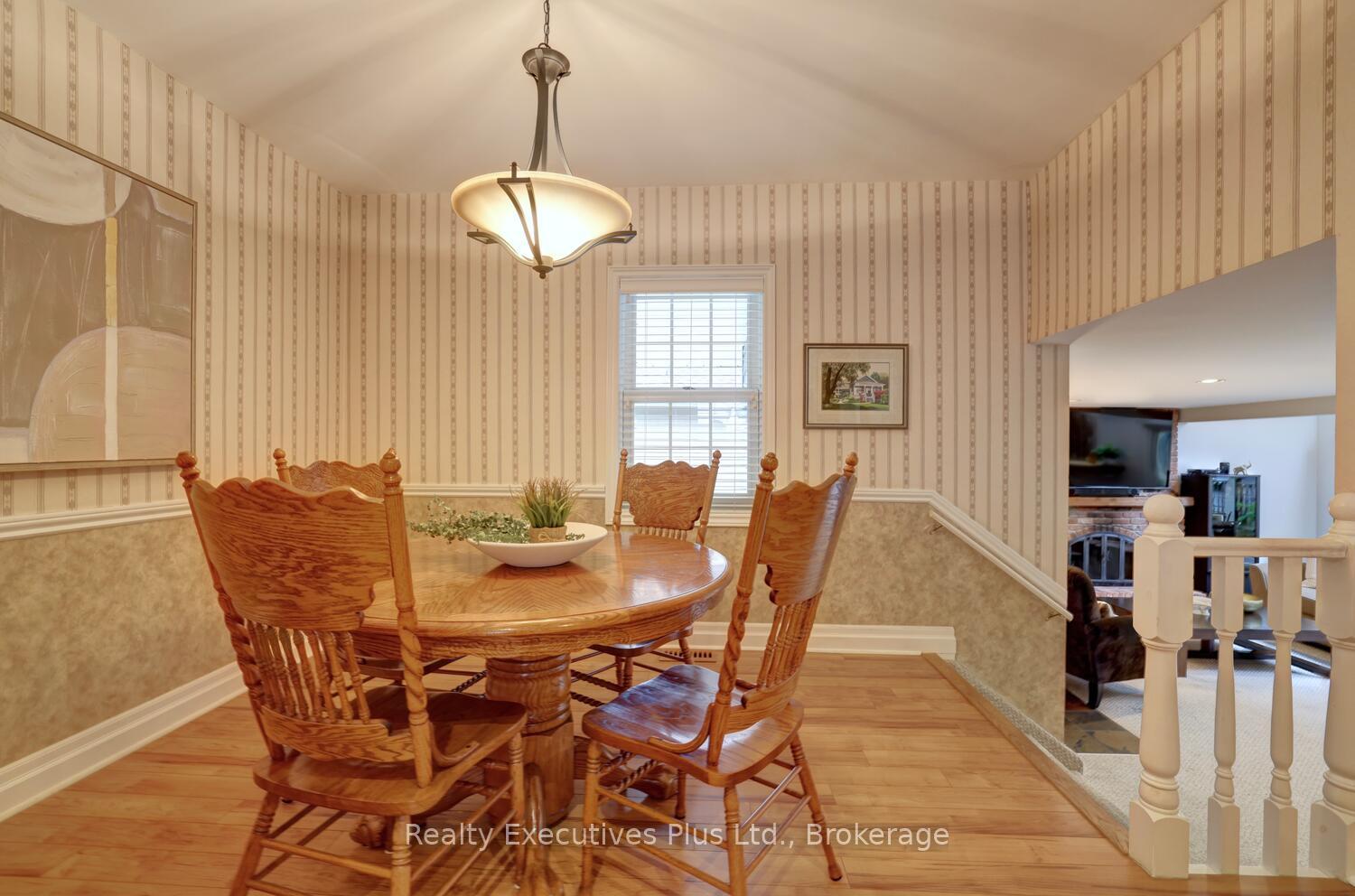 Photo 10 of 322 Pine Avenue, Oakville, Old Oakville — HOMEH
