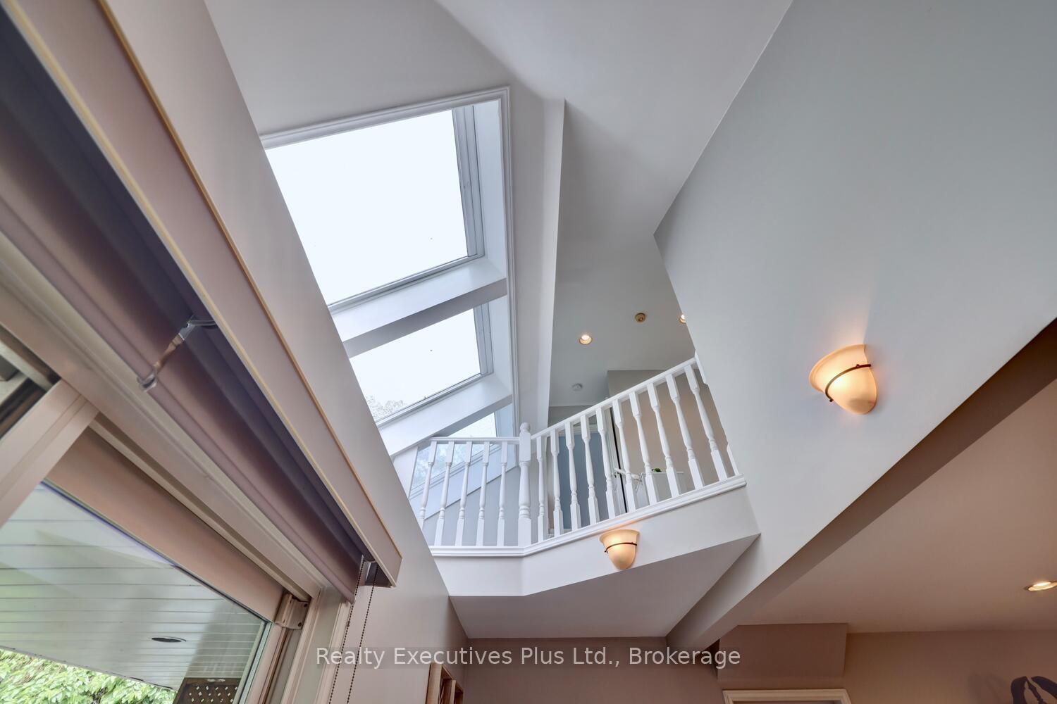 Photo 23 of 322 Pine Avenue, Oakville, Old Oakville — HOMEH