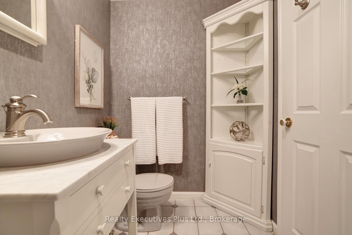 Photo 25 of 322 Pine Avenue, Oakville, Old Oakville — HOMEH