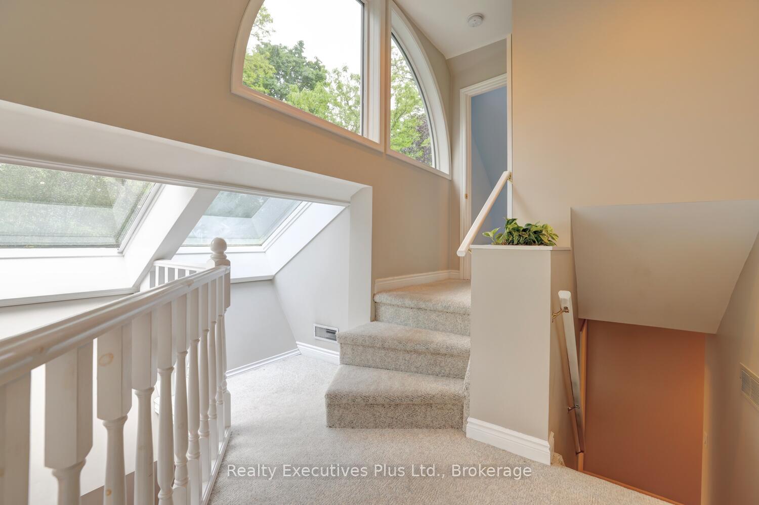 Photo 31 of 322 Pine Avenue, Oakville, Old Oakville — HOMEH