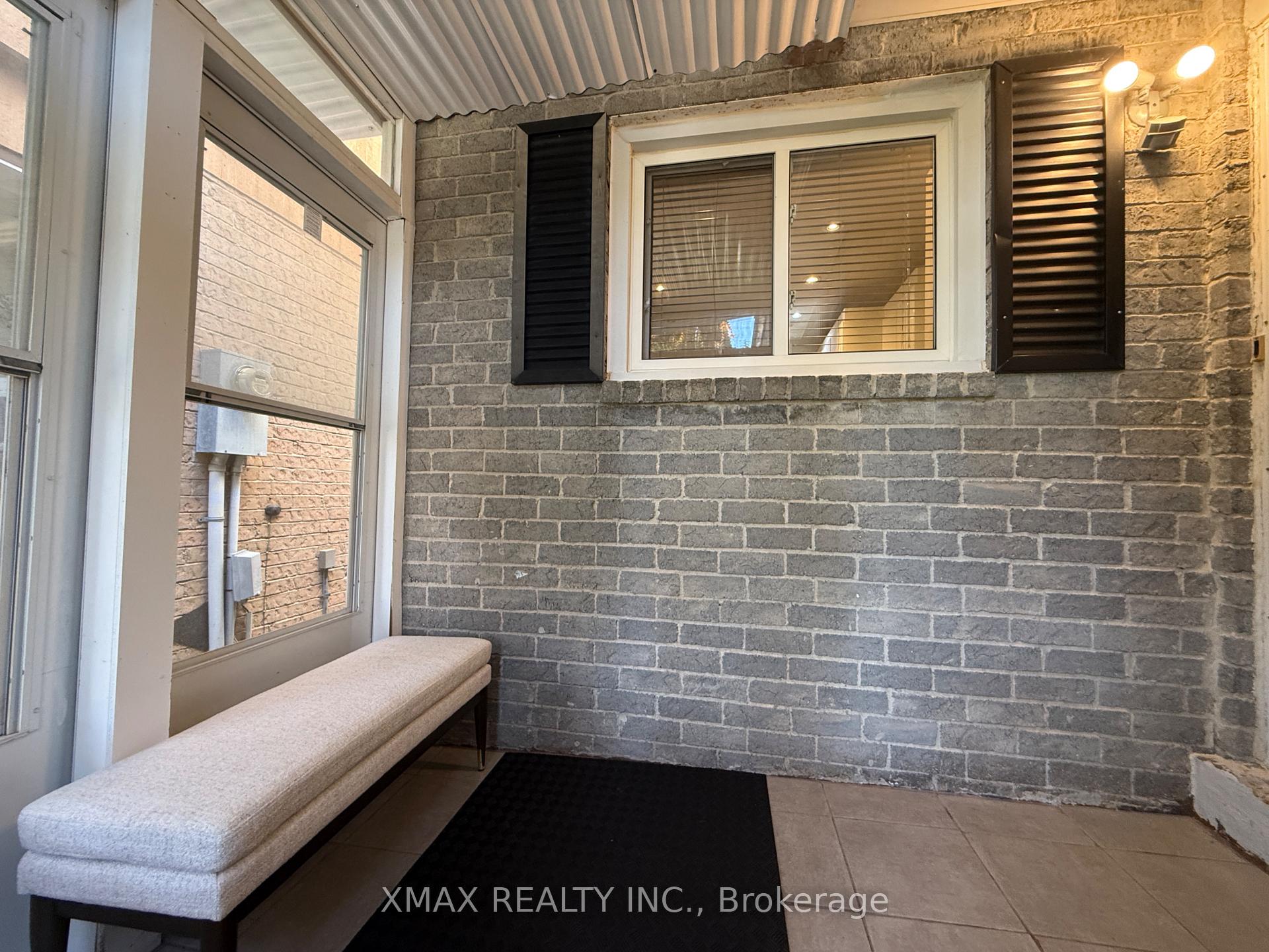 Photo 4 of 82 Lund Street, Richmond Hill, North Richvale — HOMEH