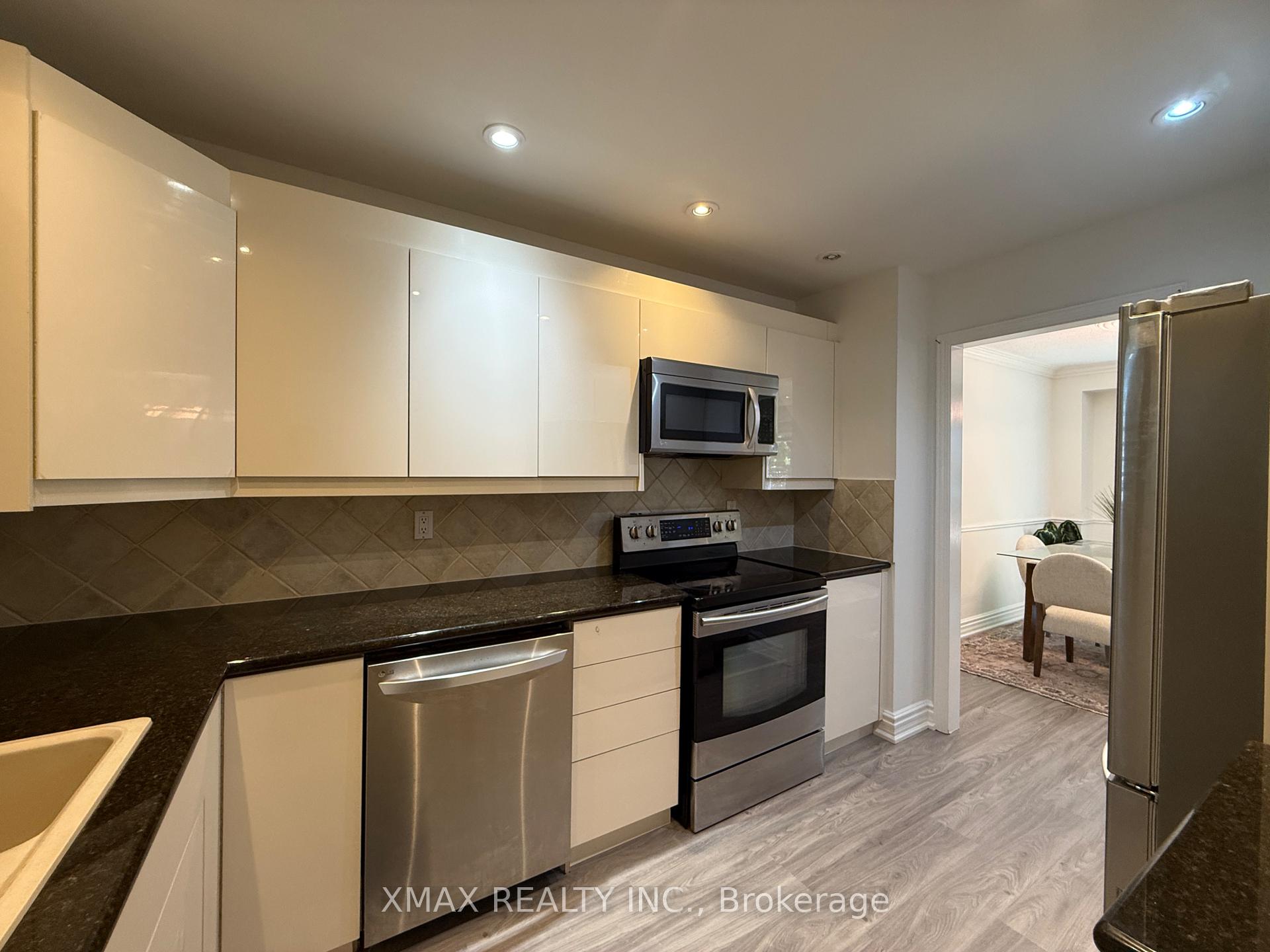 Photo 10 of 82 Lund Street, Richmond Hill, North Richvale — HOMEH
