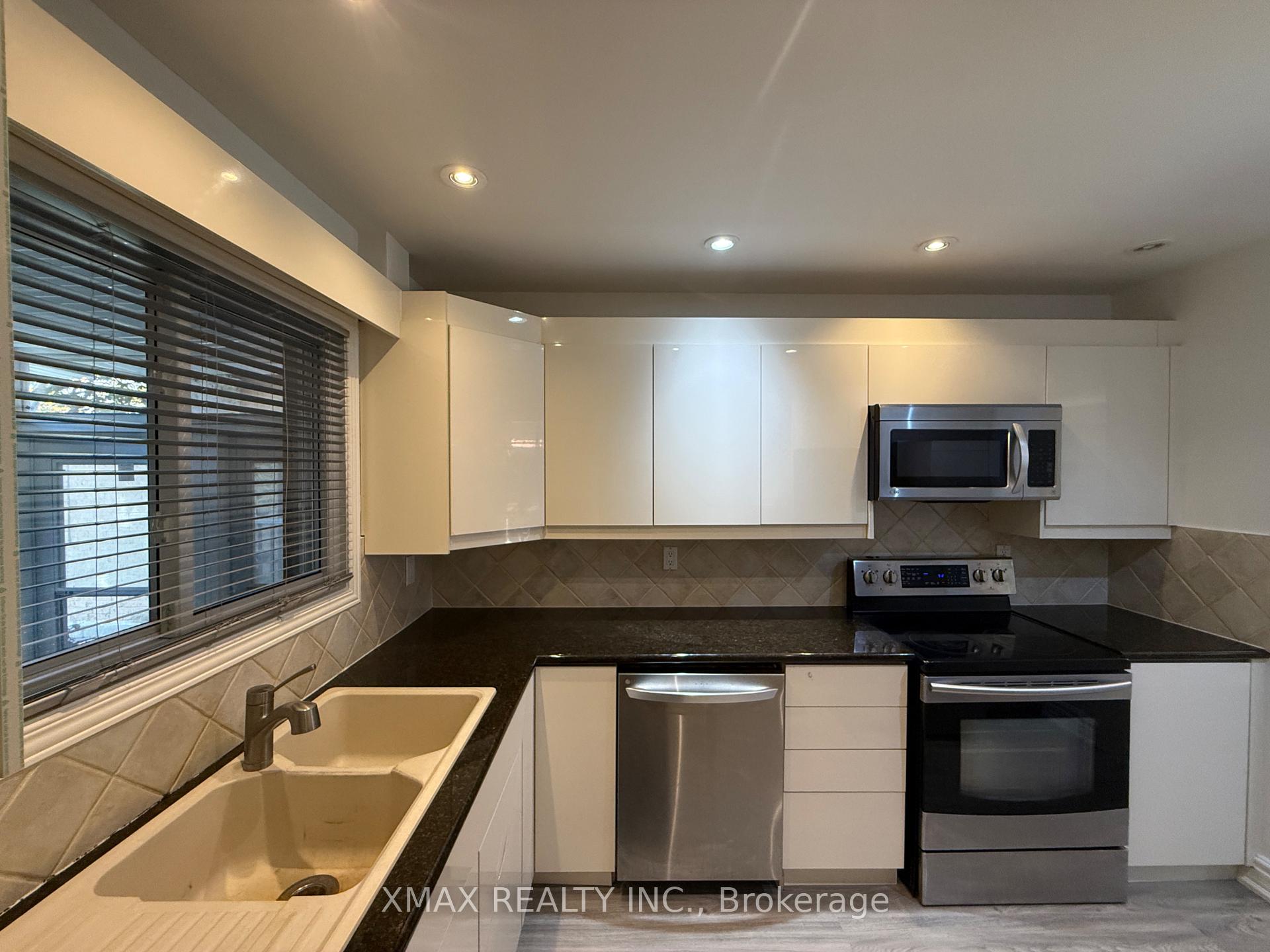 Photo 12 of 82 Lund Street, Richmond Hill, North Richvale — HOMEH