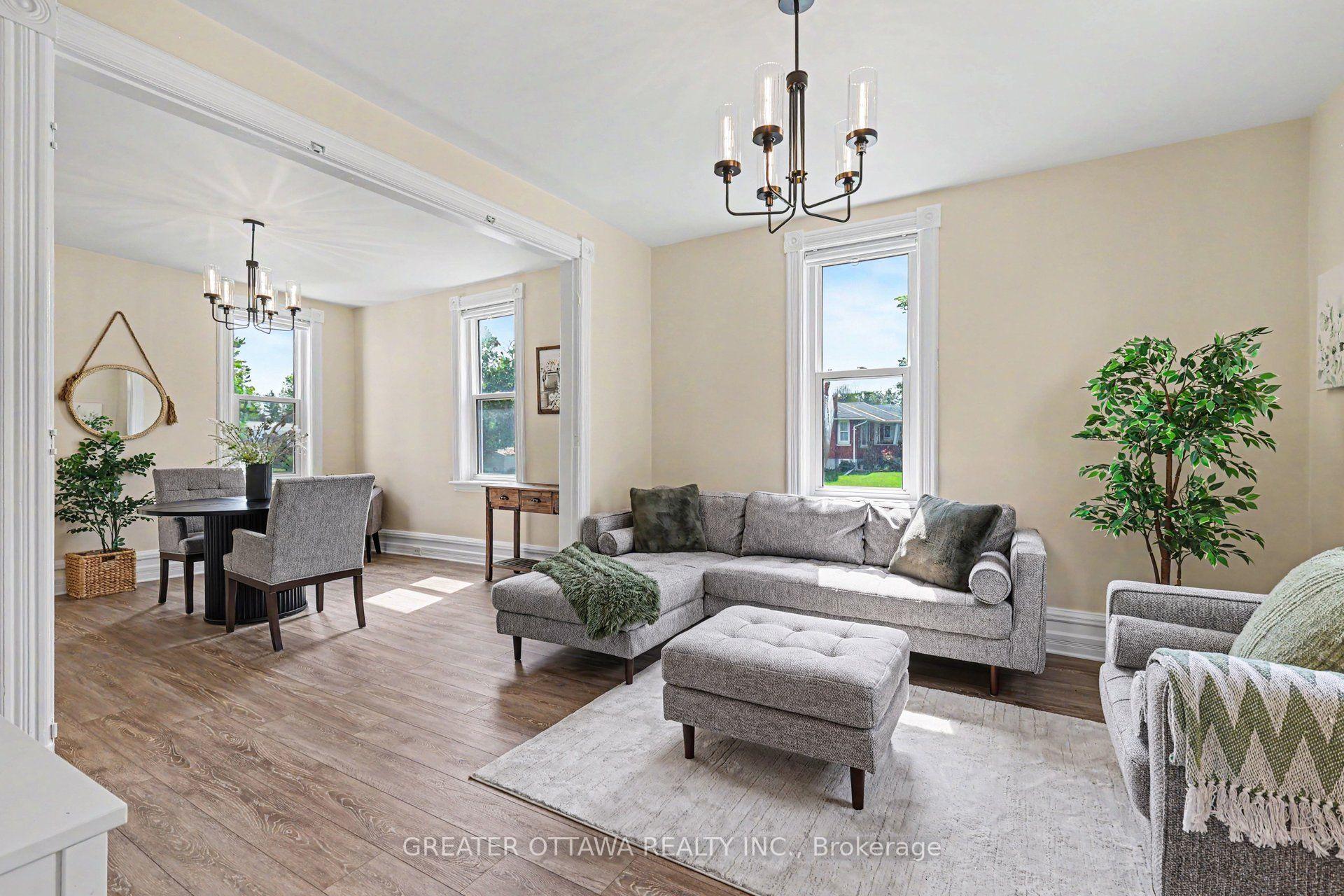Photo 2 of 3607 McBean Street, Ottawa, Richmond — HOMEH
