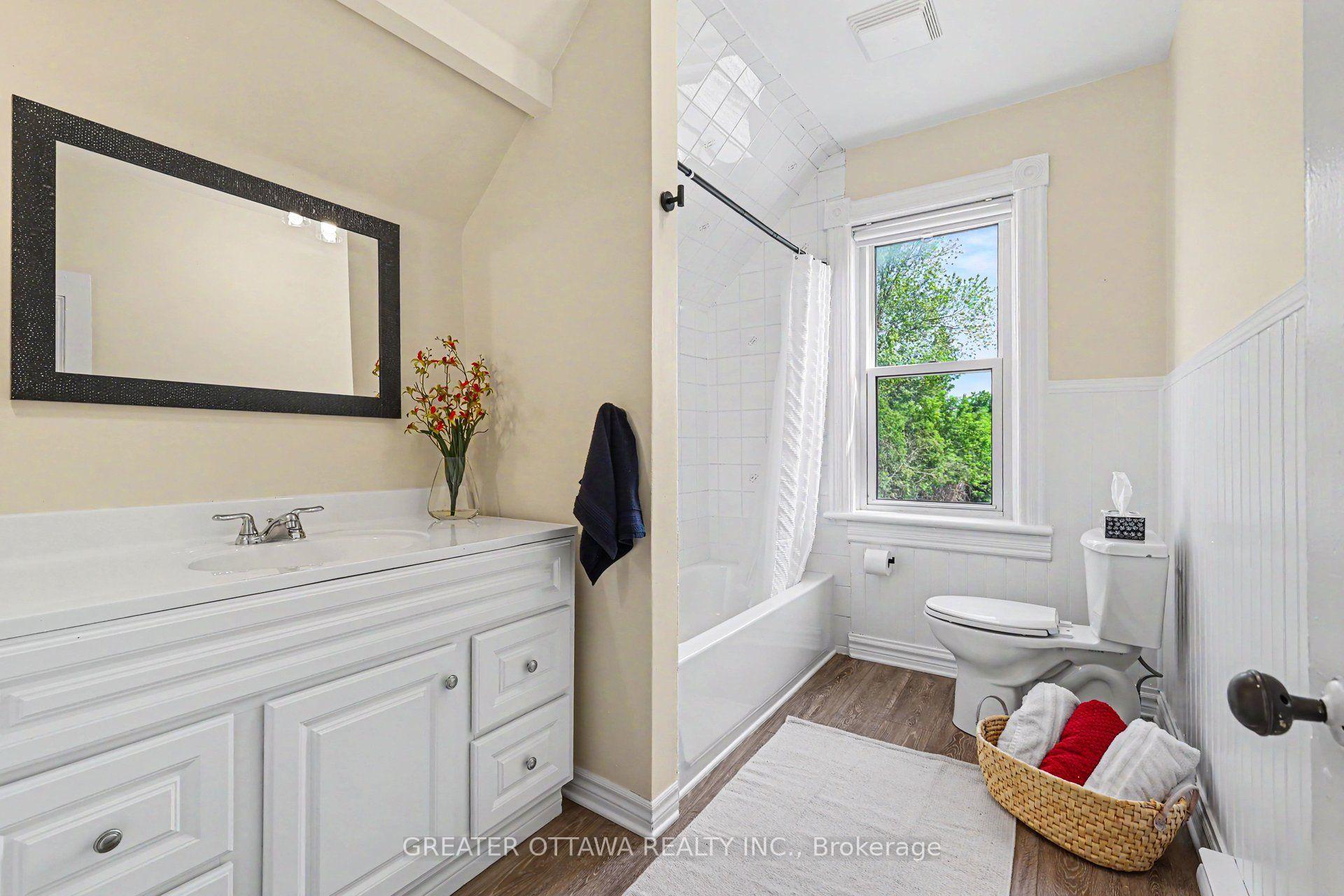 Photo 10 of 3607 McBean Street, Ottawa, Richmond — HOMEH