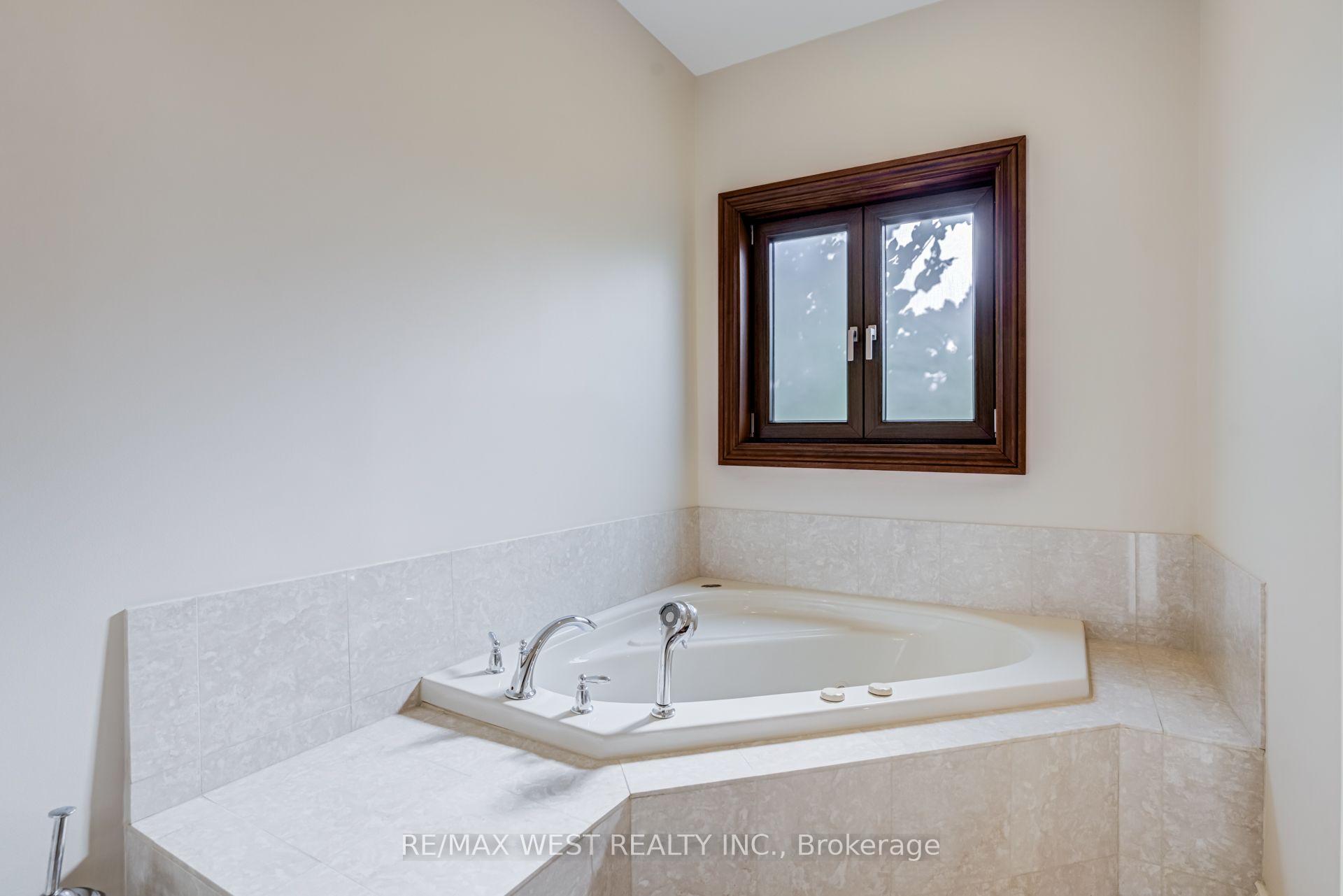 Photo 24 of 54 Lynndale Road, Norfolk, Simcoe — HOMEH