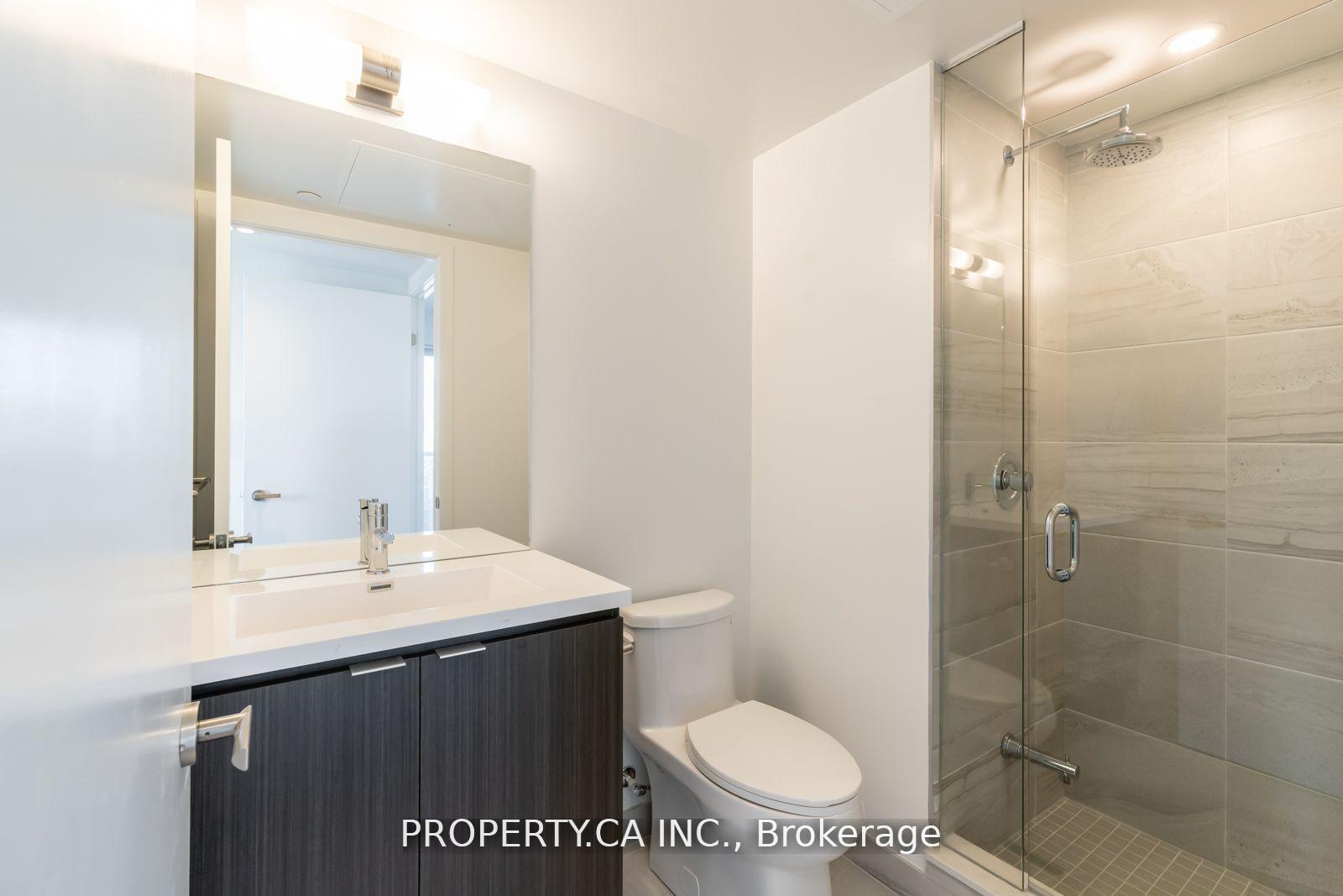 Photo 7 of Unit 4205, 55 Cooper Street, Toronto, Waterfront Communities — HOMEH