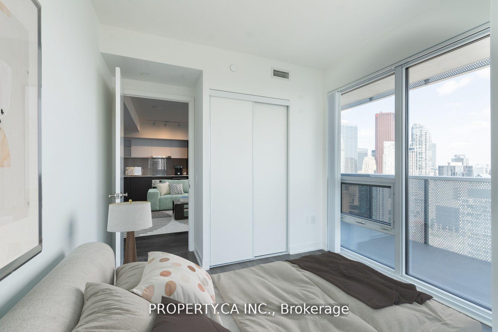 Photo 9 of Unit 4205, 55 Cooper Street, Toronto, Waterfront Communities — HOMEH