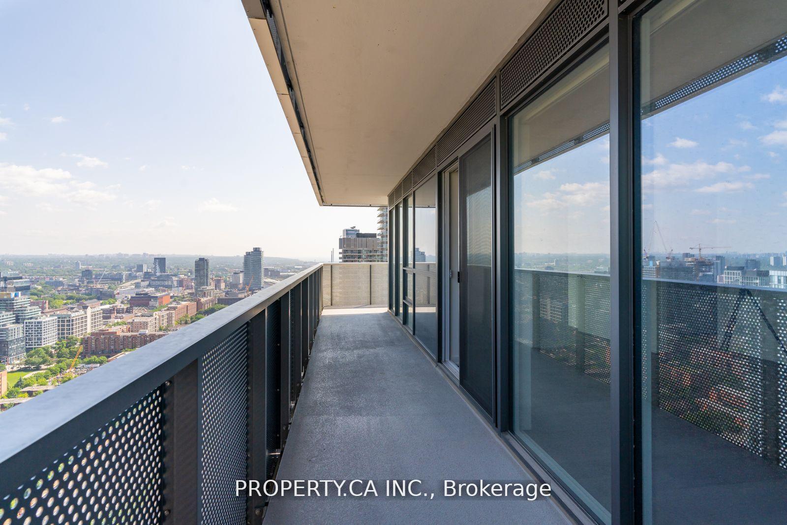 Photo 12 of Unit 4205, 55 Cooper Street, Toronto, Waterfront Communities — HOMEH