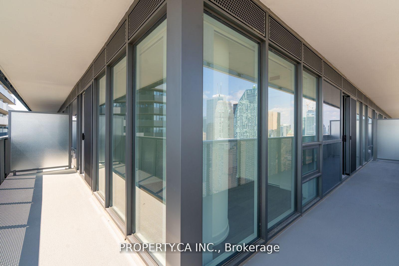 Photo 14 of Unit 4205, 55 Cooper Street, Toronto, Waterfront Communities — HOMEH