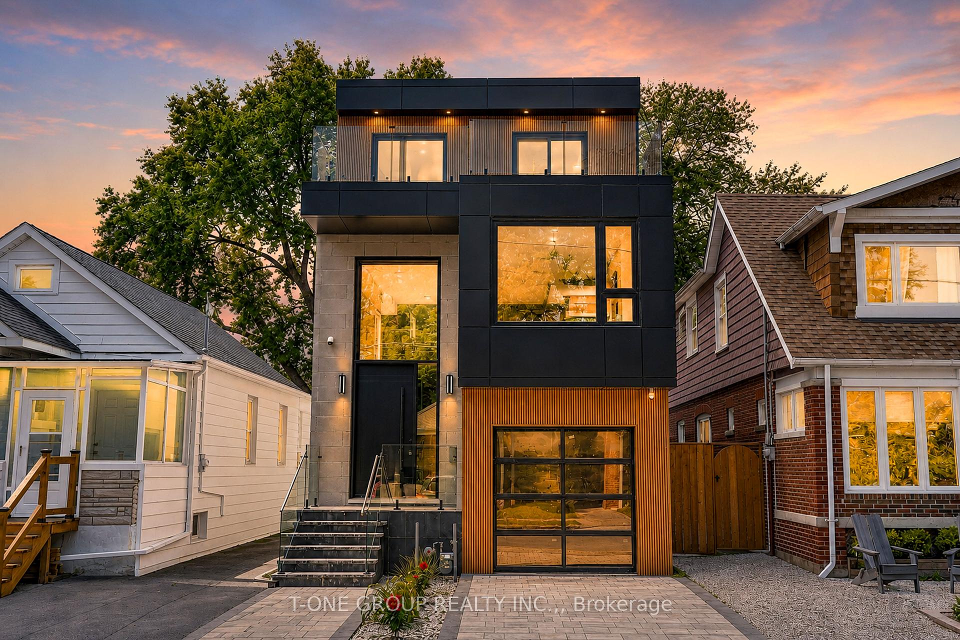 Photo of 570 Main Street