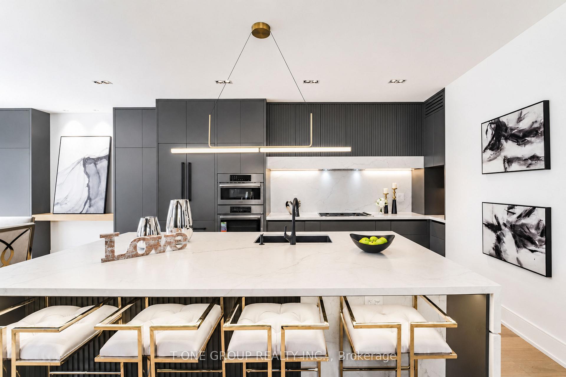 Photo 9 of 570 Main Street, Toronto, Woodbine-Lumsden — HOMEH