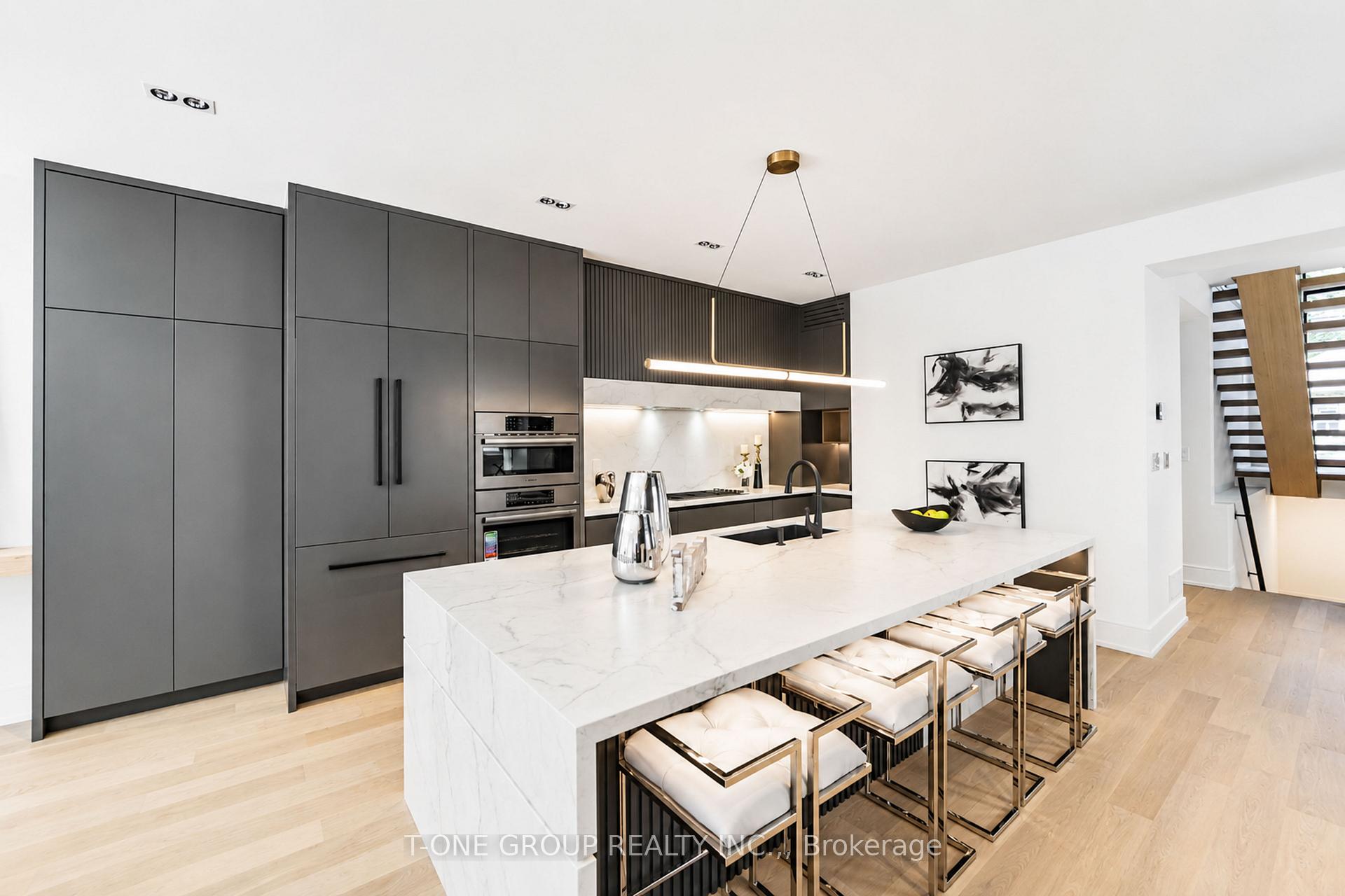 Photo 10 of 570 Main Street, Toronto, Woodbine-Lumsden — HOMEH