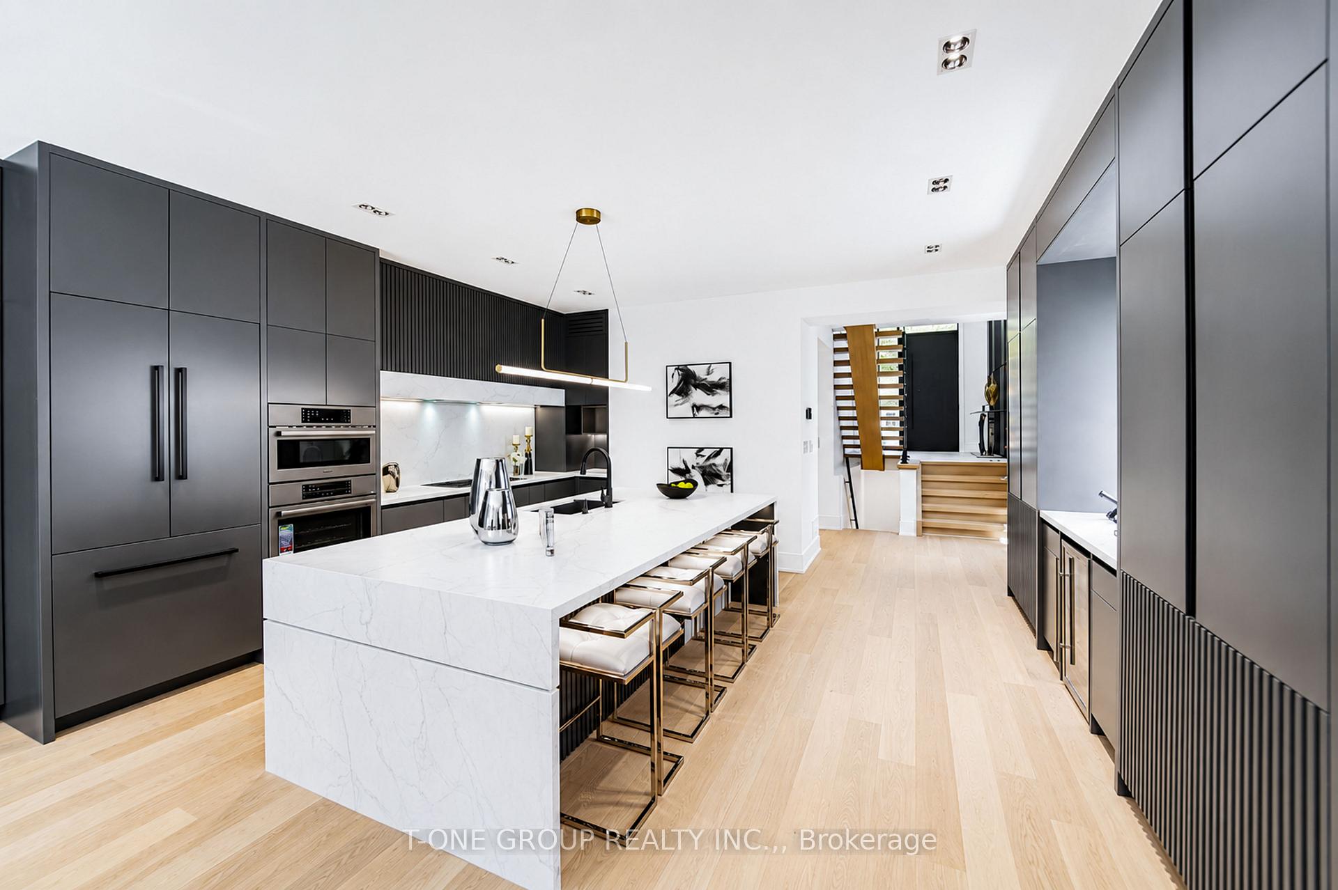 Photo 12 of 570 Main Street, Toronto, Woodbine-Lumsden — HOMEH