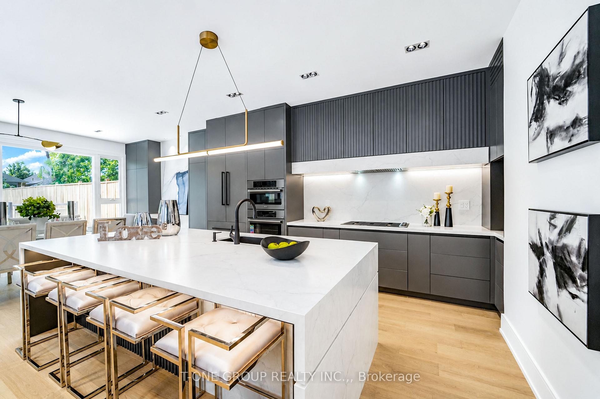 Photo 13 of 570 Main Street, Toronto, Woodbine-Lumsden — HOMEH