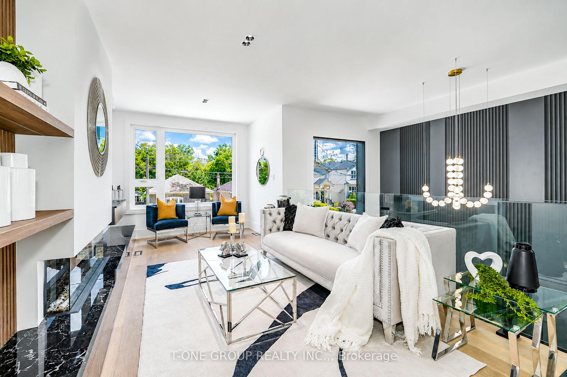 Photo 17 of 570 Main Street, Toronto, Woodbine-Lumsden — HOMEH
