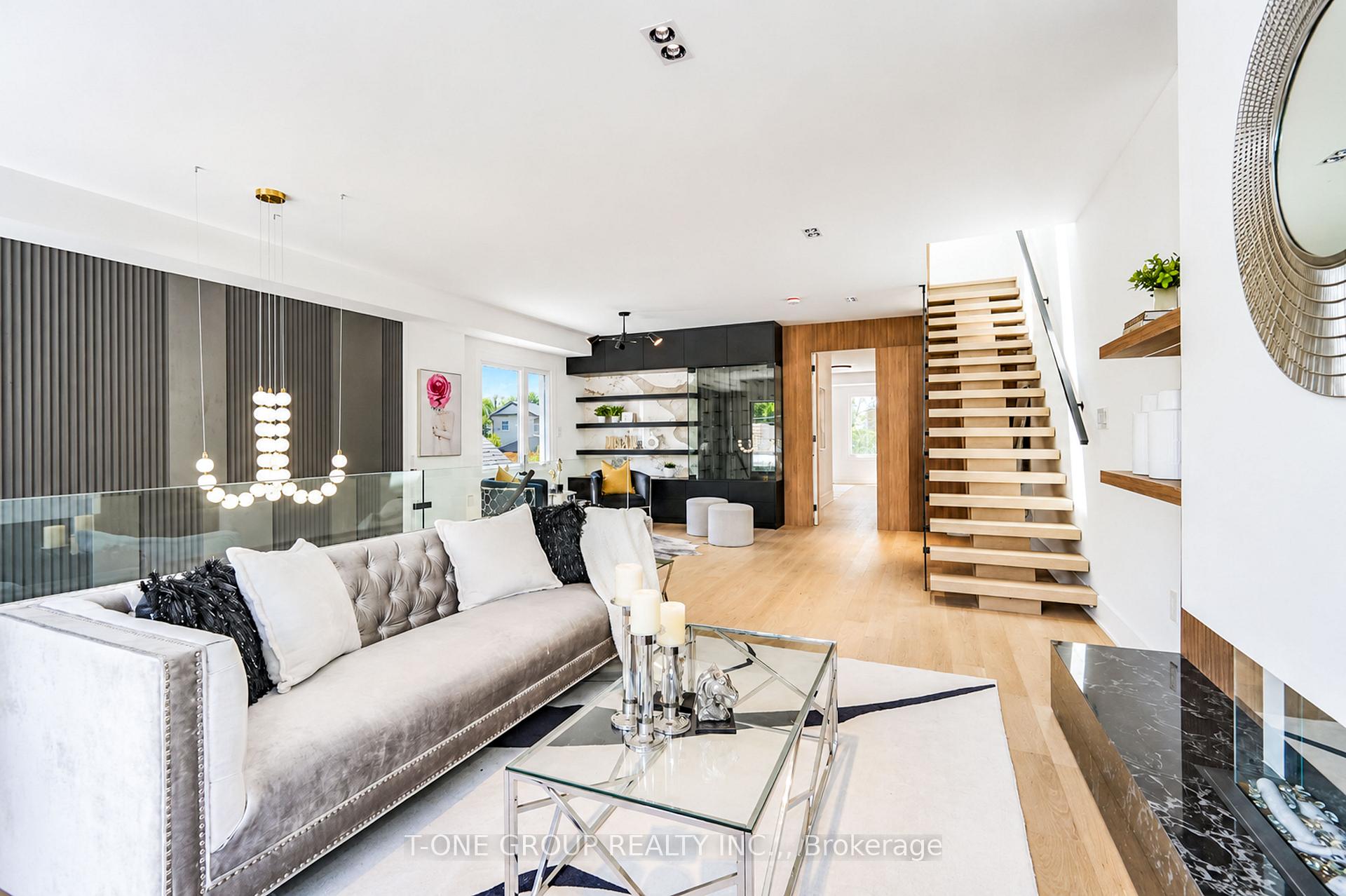 Photo 19 of 570 Main Street, Toronto, Woodbine-Lumsden — HOMEH