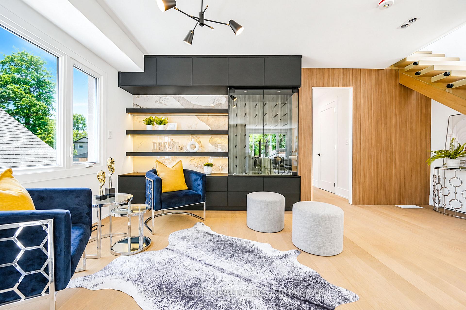 Photo 21 of 570 Main Street, Toronto, Woodbine-Lumsden — HOMEH